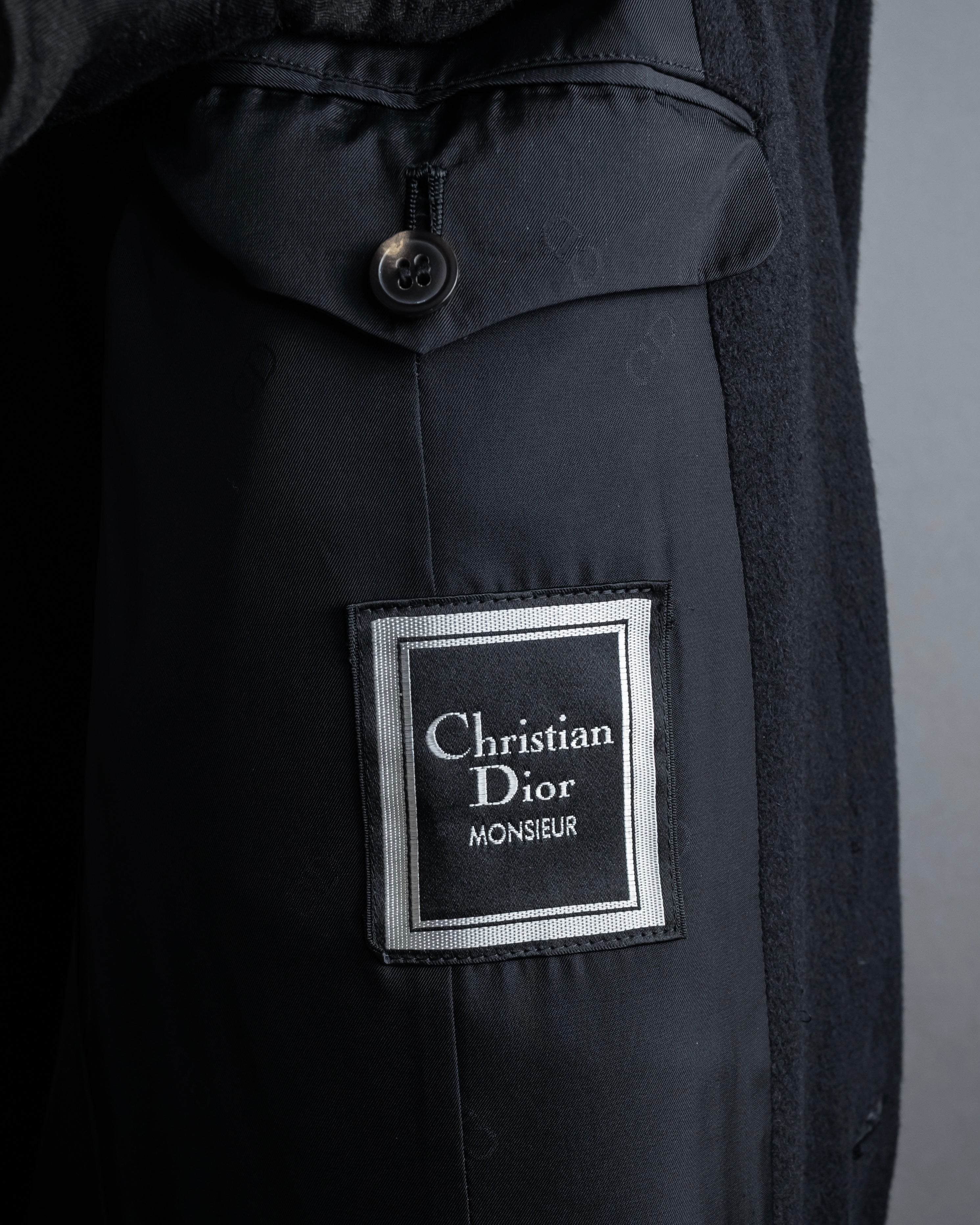 "CHRISTIAN DIOR MONSIEUR" 
Oversized double-breasted chester coat
