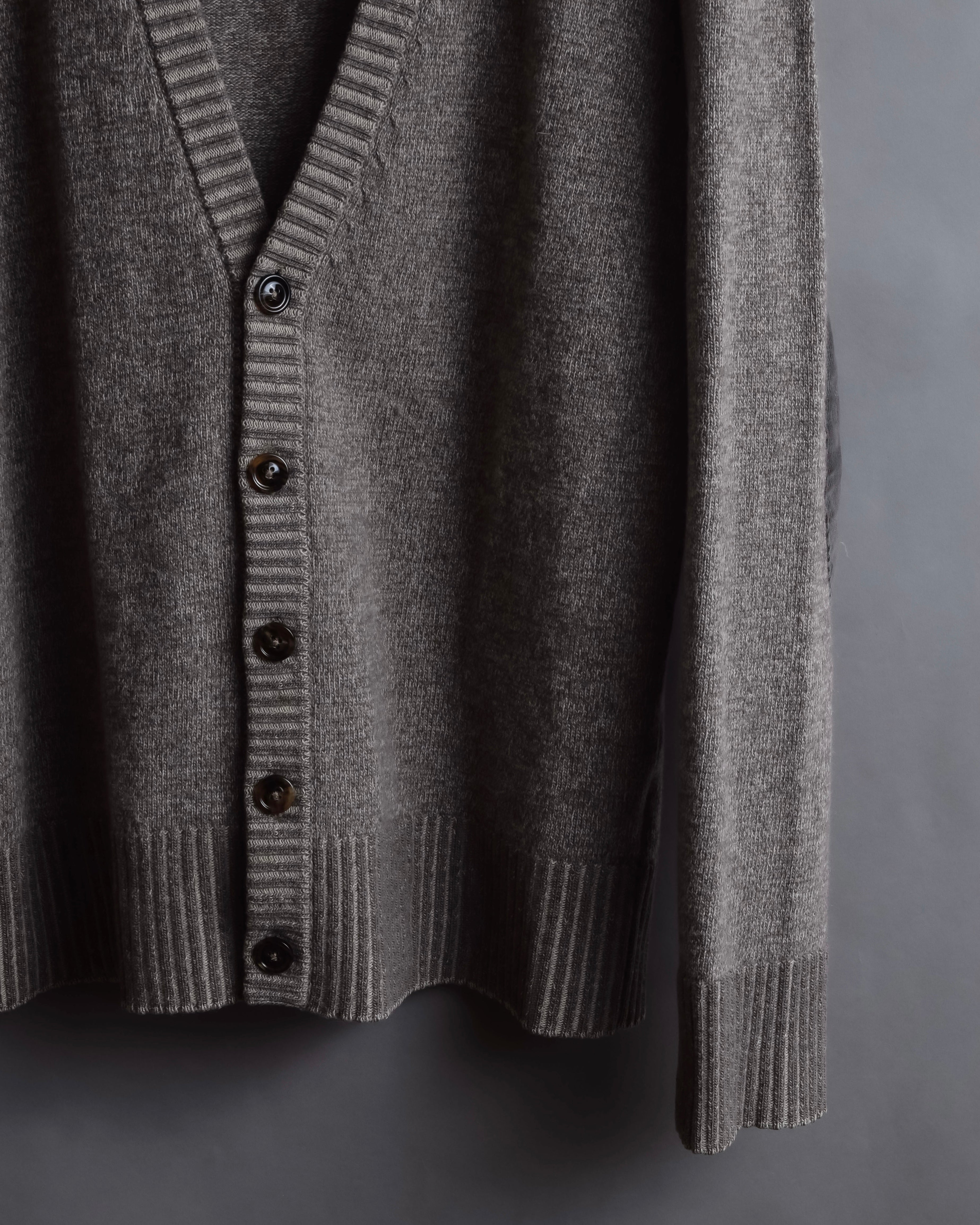 "MAISON MARGIELA" 13AW Patch accented low gauge wool cardigan