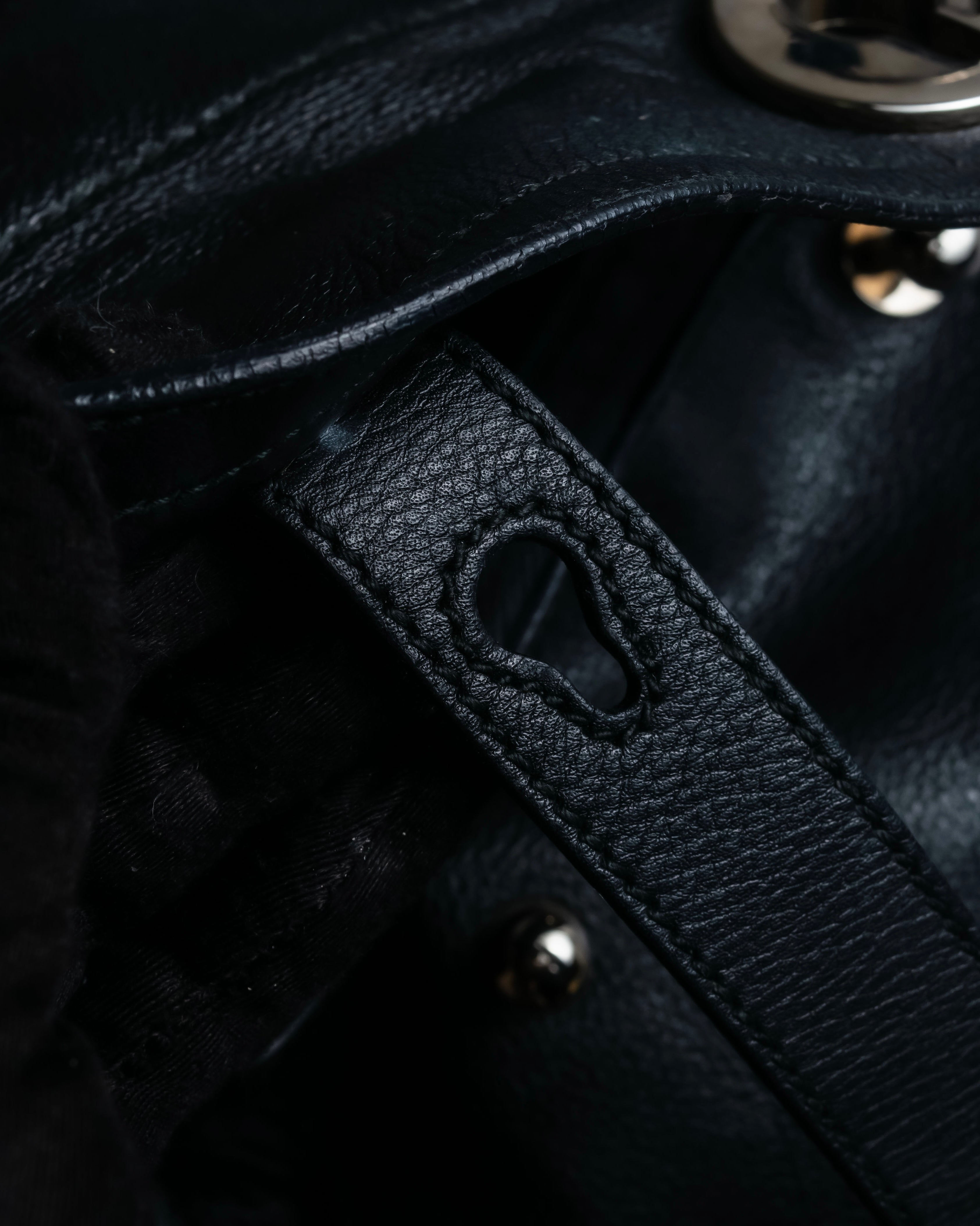 "YVES SAINT LAURENT" Silver parts design Muse toe leather bag