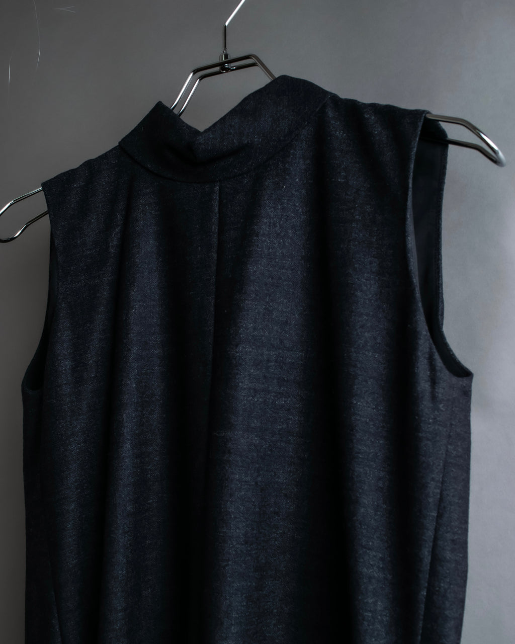 "MAISON MARGIELA" 16AW Deep tuck design sleeveless dress