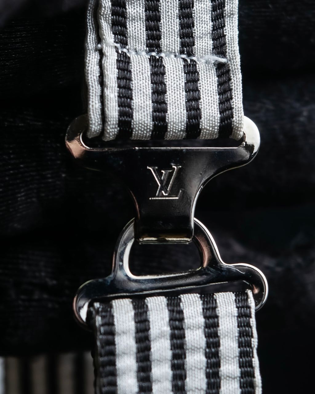 "LOUIS VUITTON" Black＆white color striped bow tie