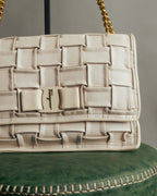 -SPECIAL- “Salvatore Ferragamo” 2020-2022 Woven vara chain shoulder bag