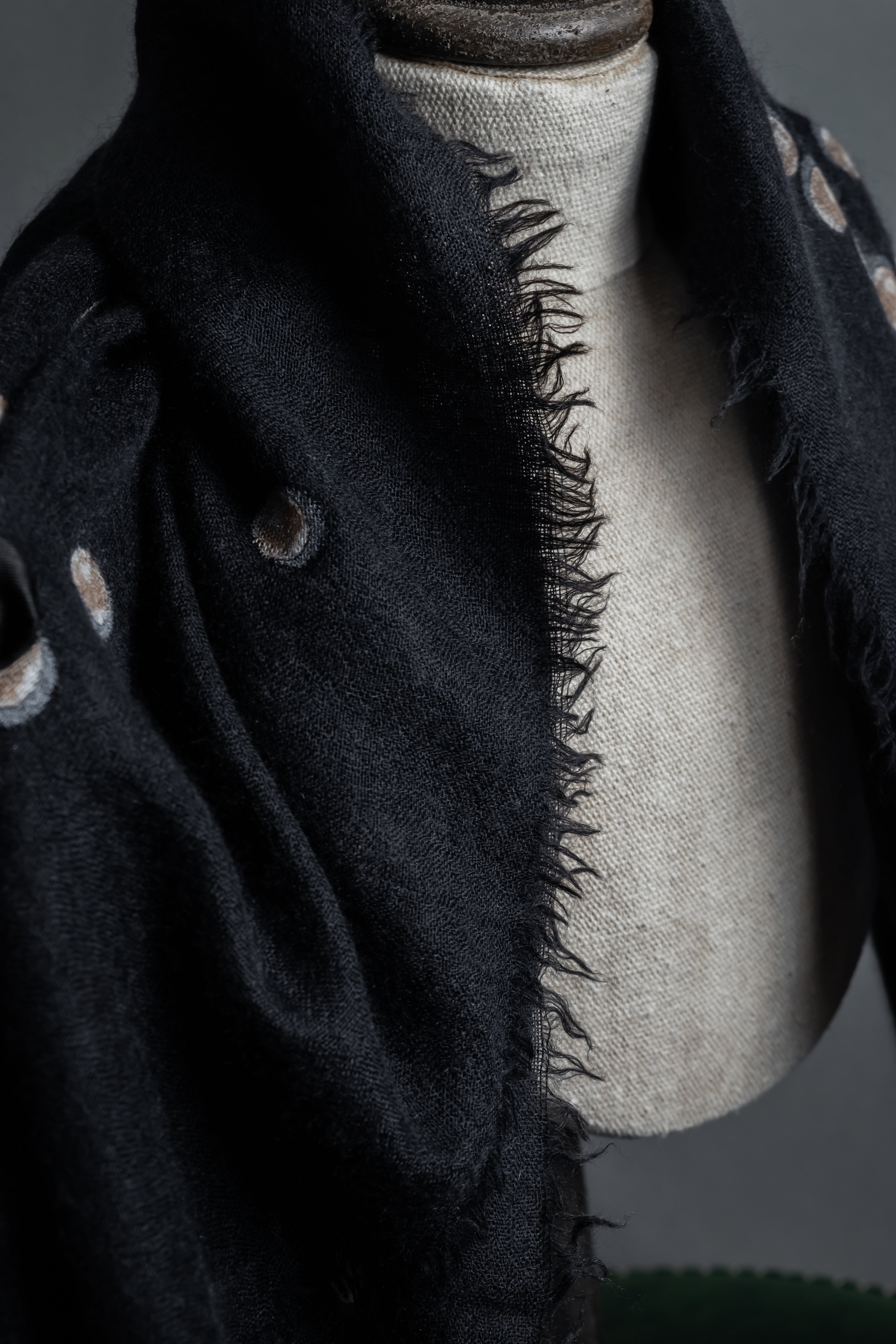 "CHANEL" Pearl fringe design gauze scarf