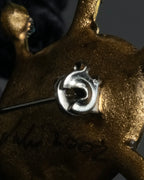 "Jerry Robertson design clock motif brooch"