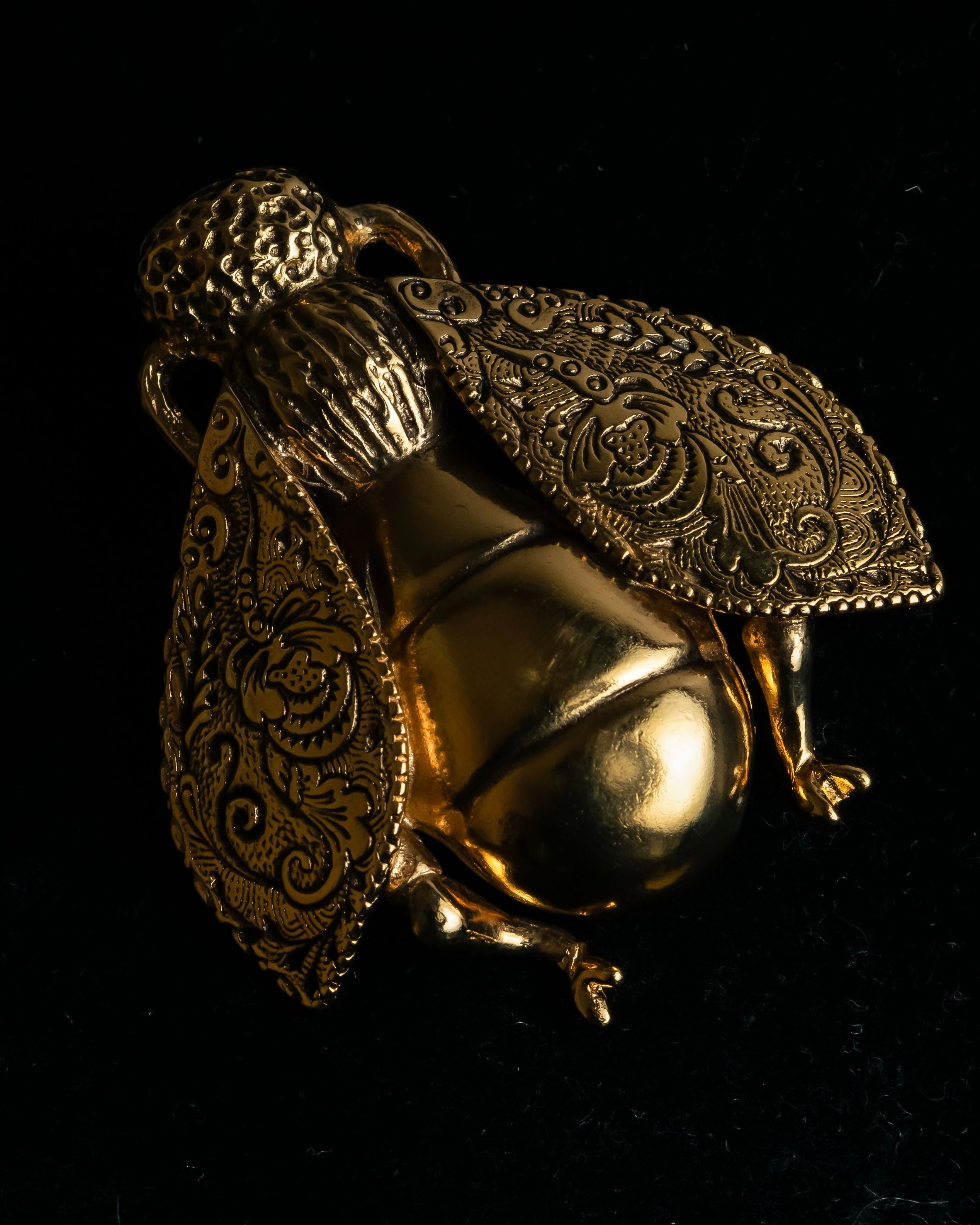 "Christian Dior" Bee motif gold brooch