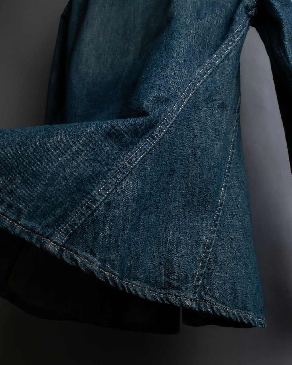 "GUCCI" Vintage faded shaped denim jacket