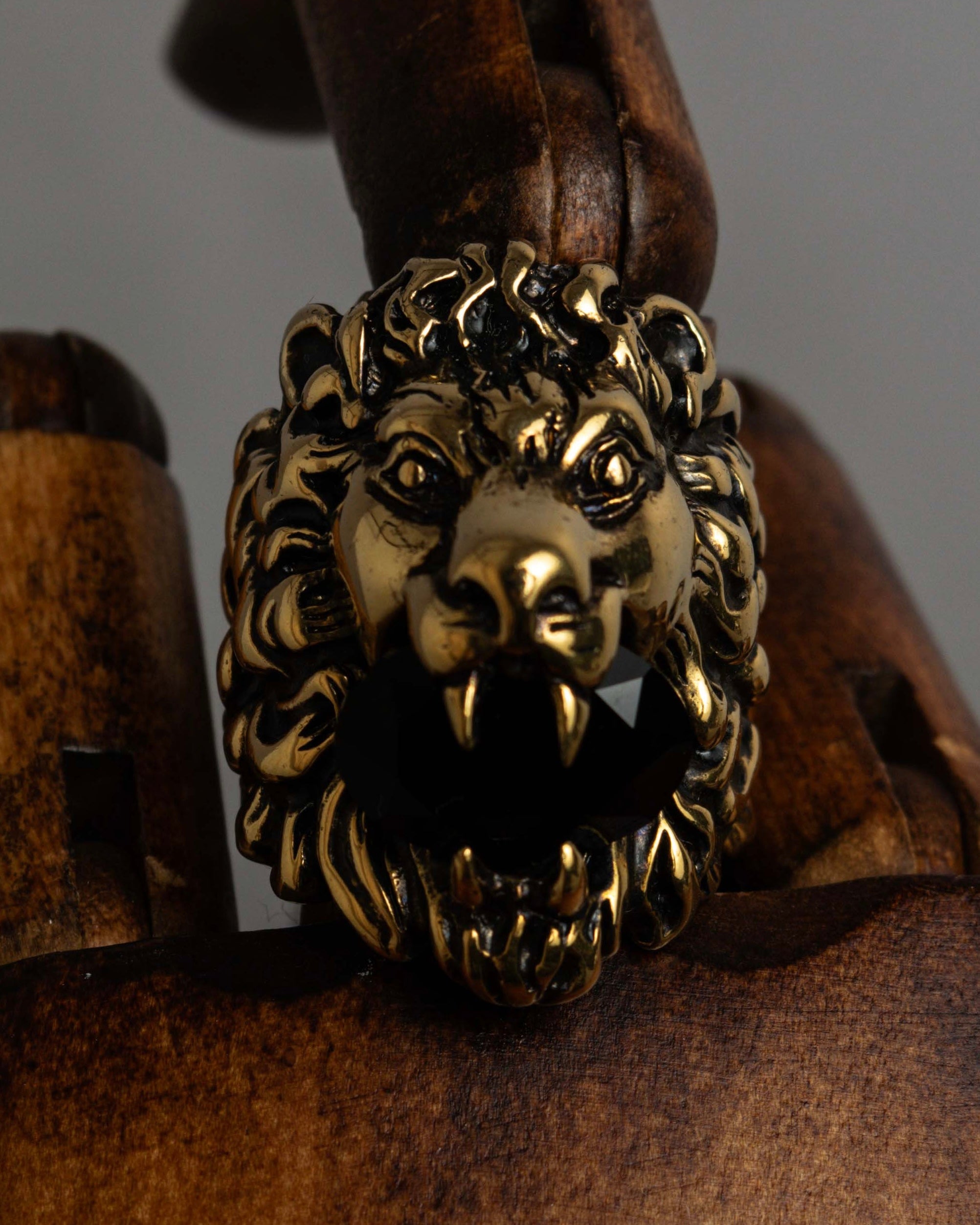 "GUCCI" Michele period lion head gold ring
