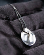 "Tiffany&Co Elsa Peretti madonna necklace