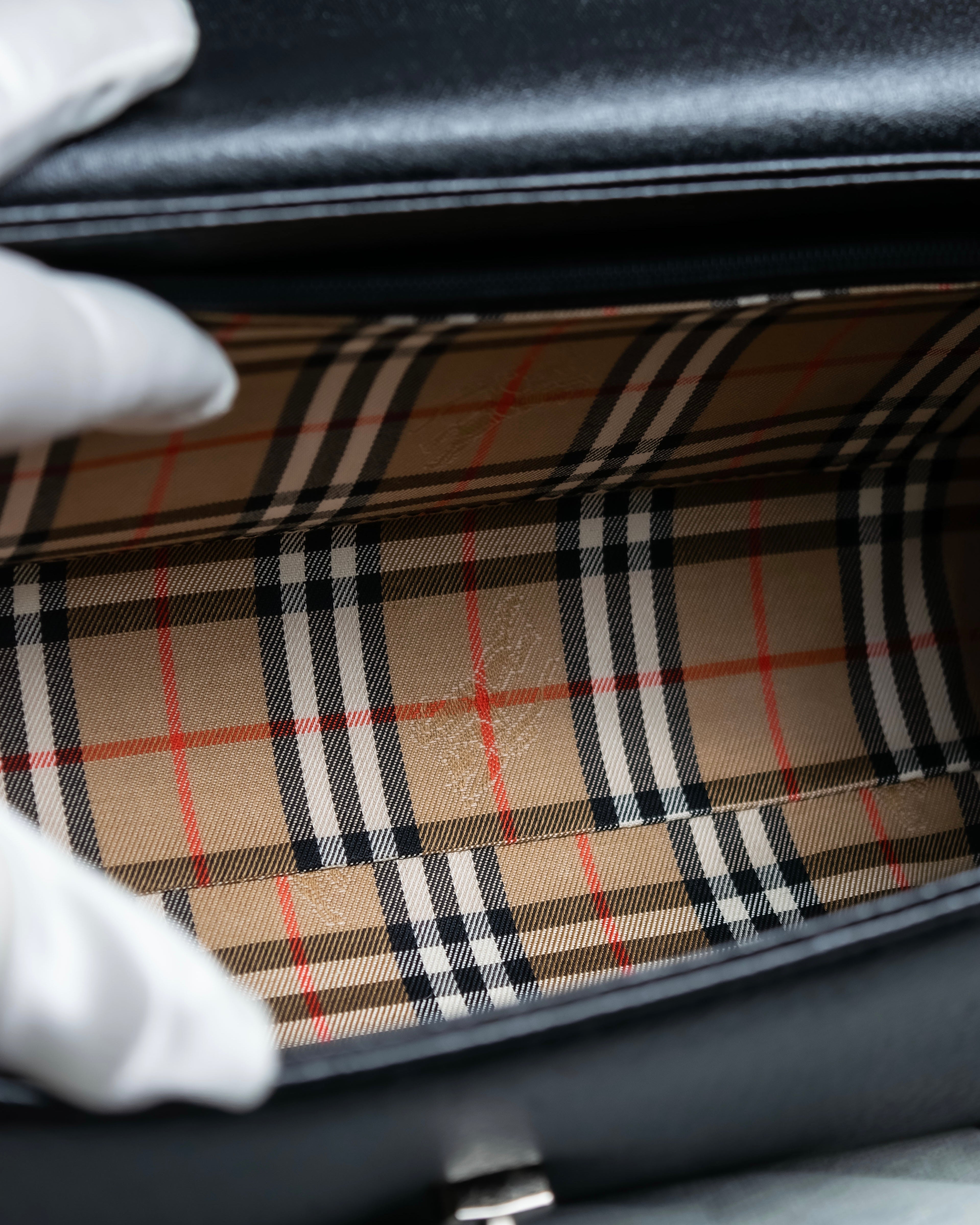 "BURBERRYS" Cylinder shaped leather one handle bag