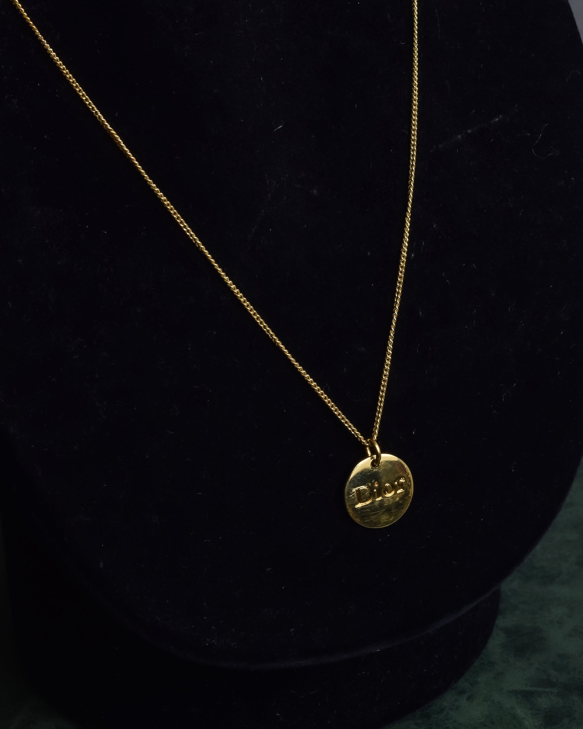 "Christian Dior" Round plate motif gold necklace