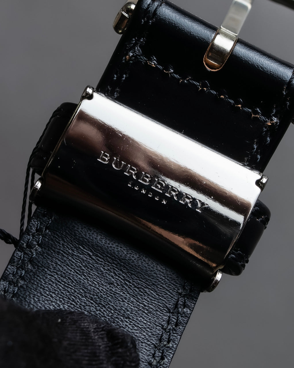 "BURBERRY" Equestrian Knight design leather belt
