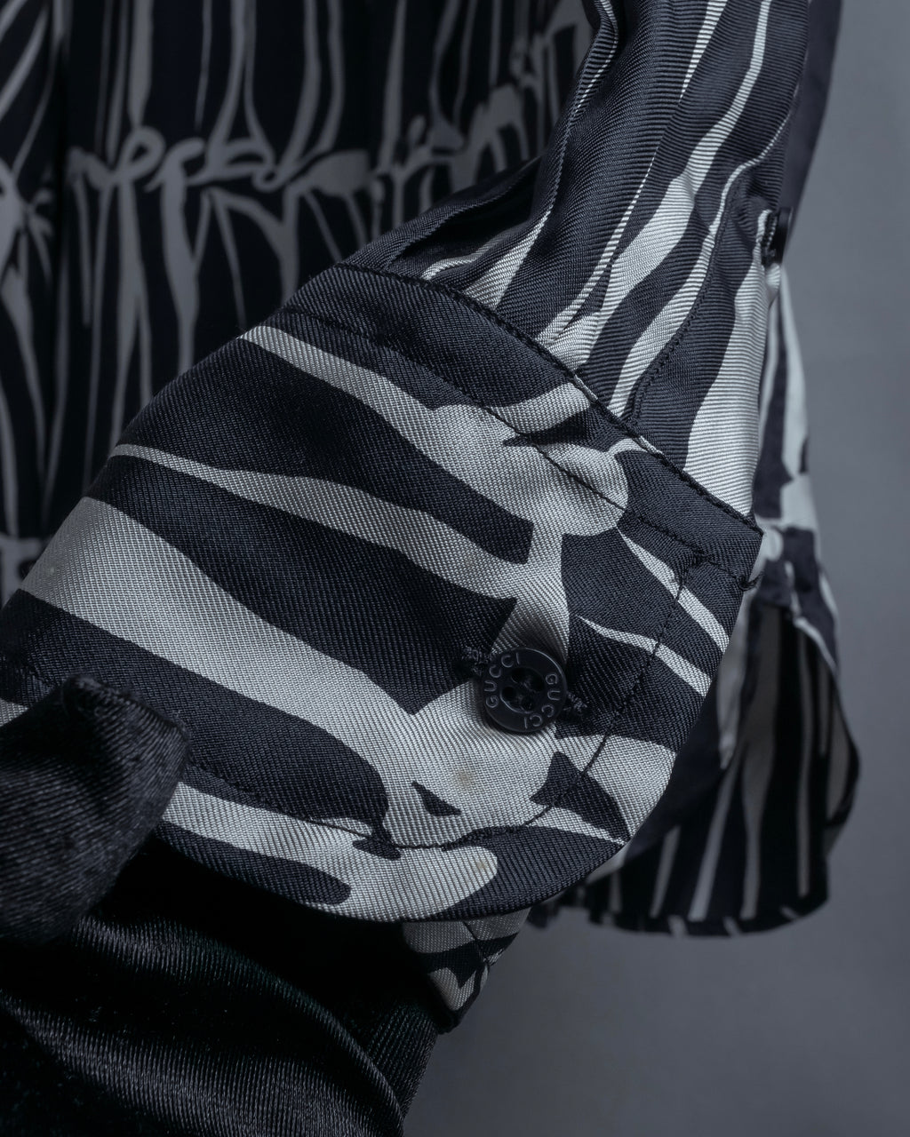 "GUCCI" Handwritten calligraphy pattern silk shirt