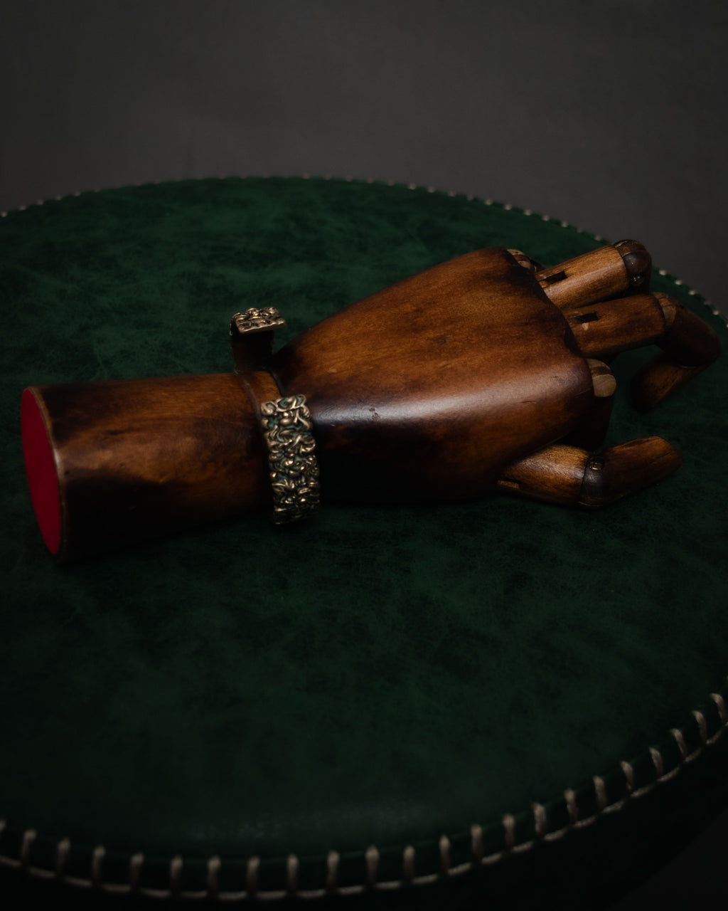 “GUCCI” 2010’s organic relief cuff bracelet