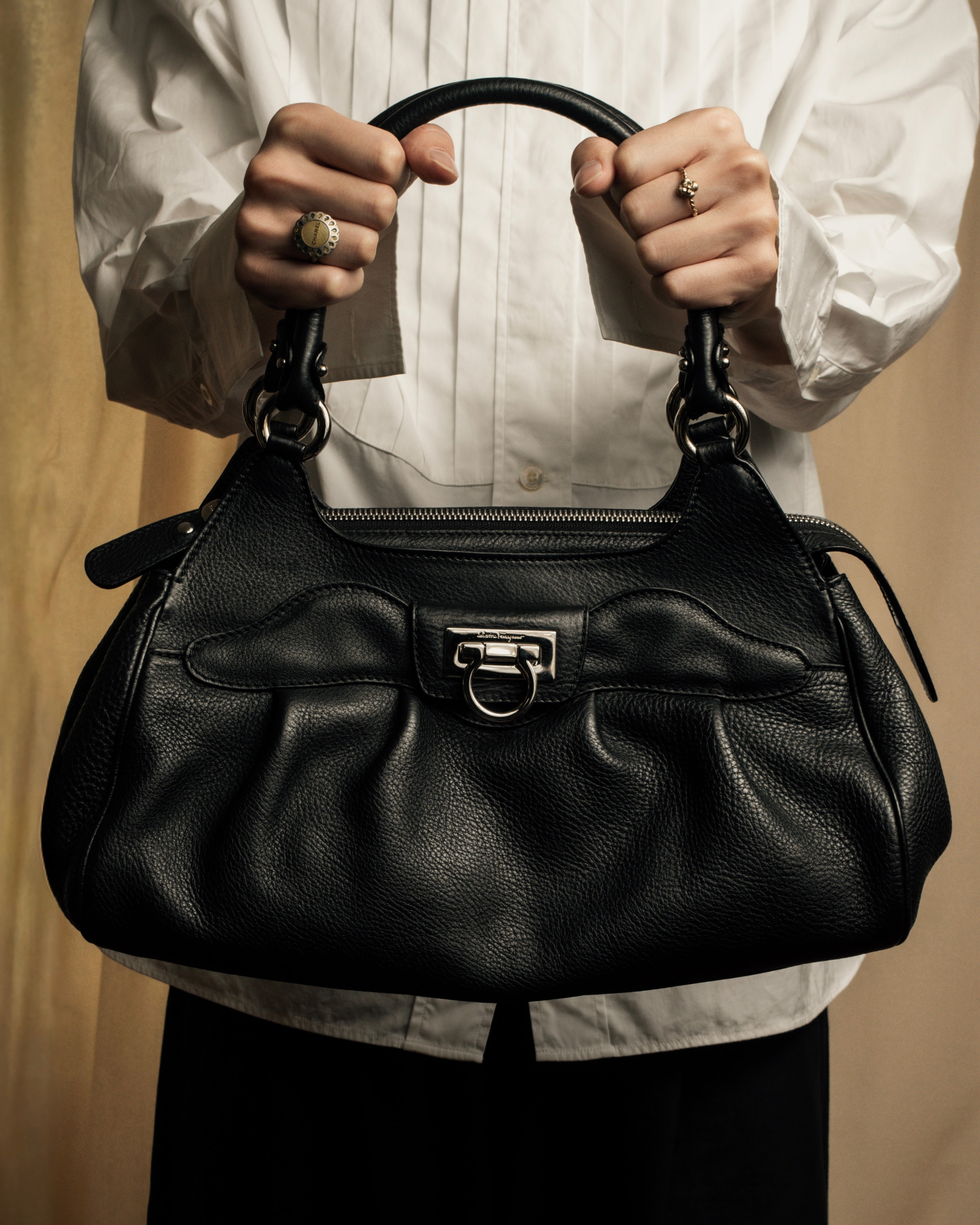 "Salvatore Ferragamo" Gancini motif gathered design leather bag