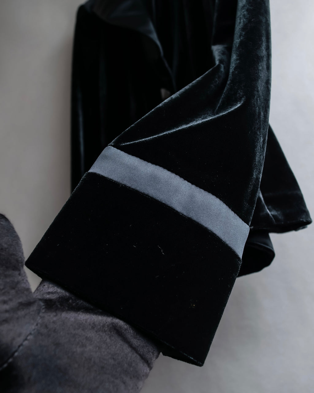 "ARMANI COLLEZIONI" Satin switched design velvet jacket