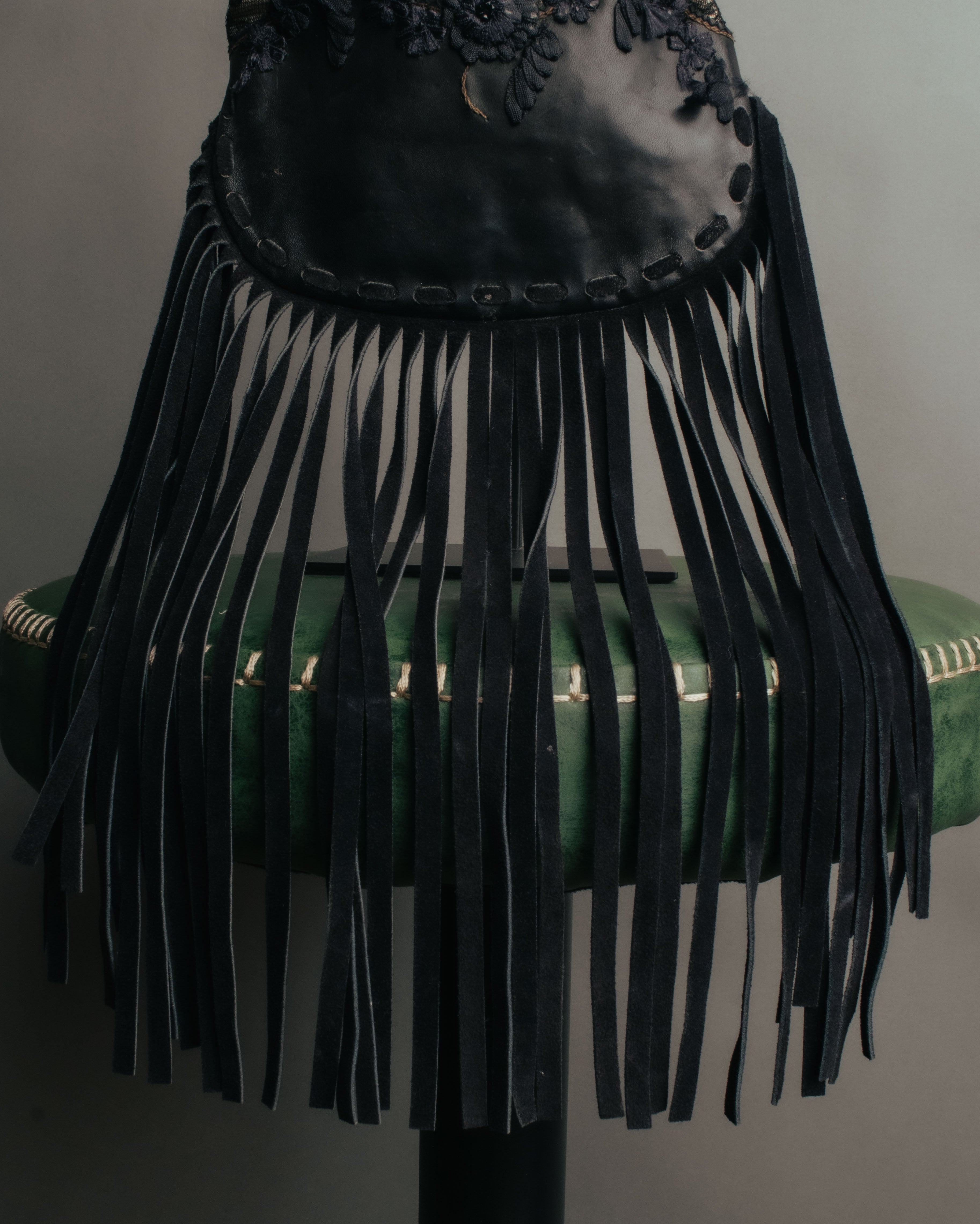 -SPECIAL- “VALENTINO GARAVANI” 2014-2016 lace embellished fringe frame bag
