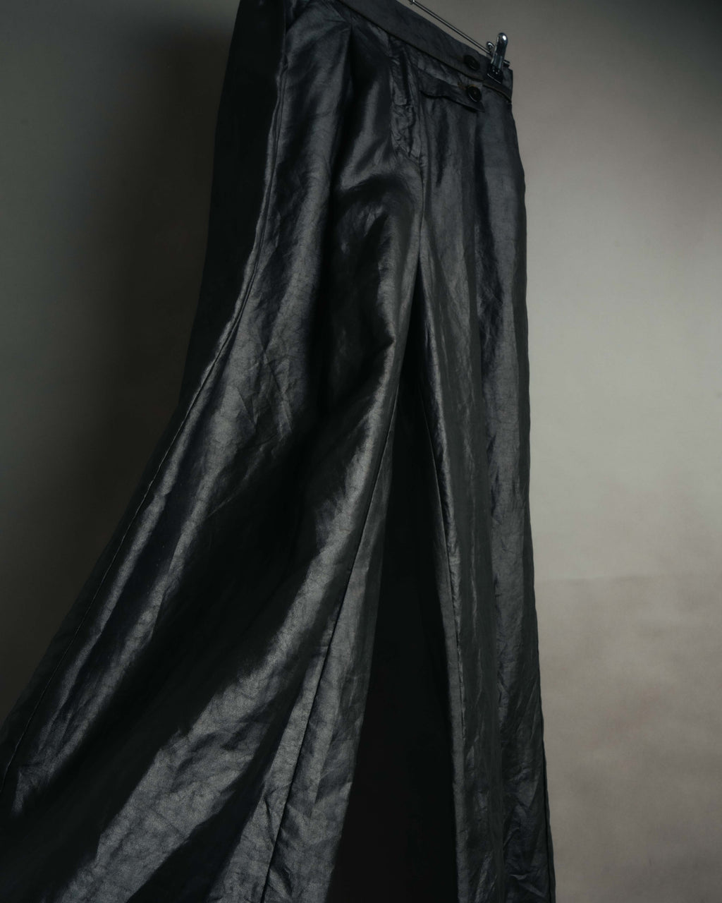 -MOOD Vintage Collections-
90’s-00’s Shiny textured wide leg trousers