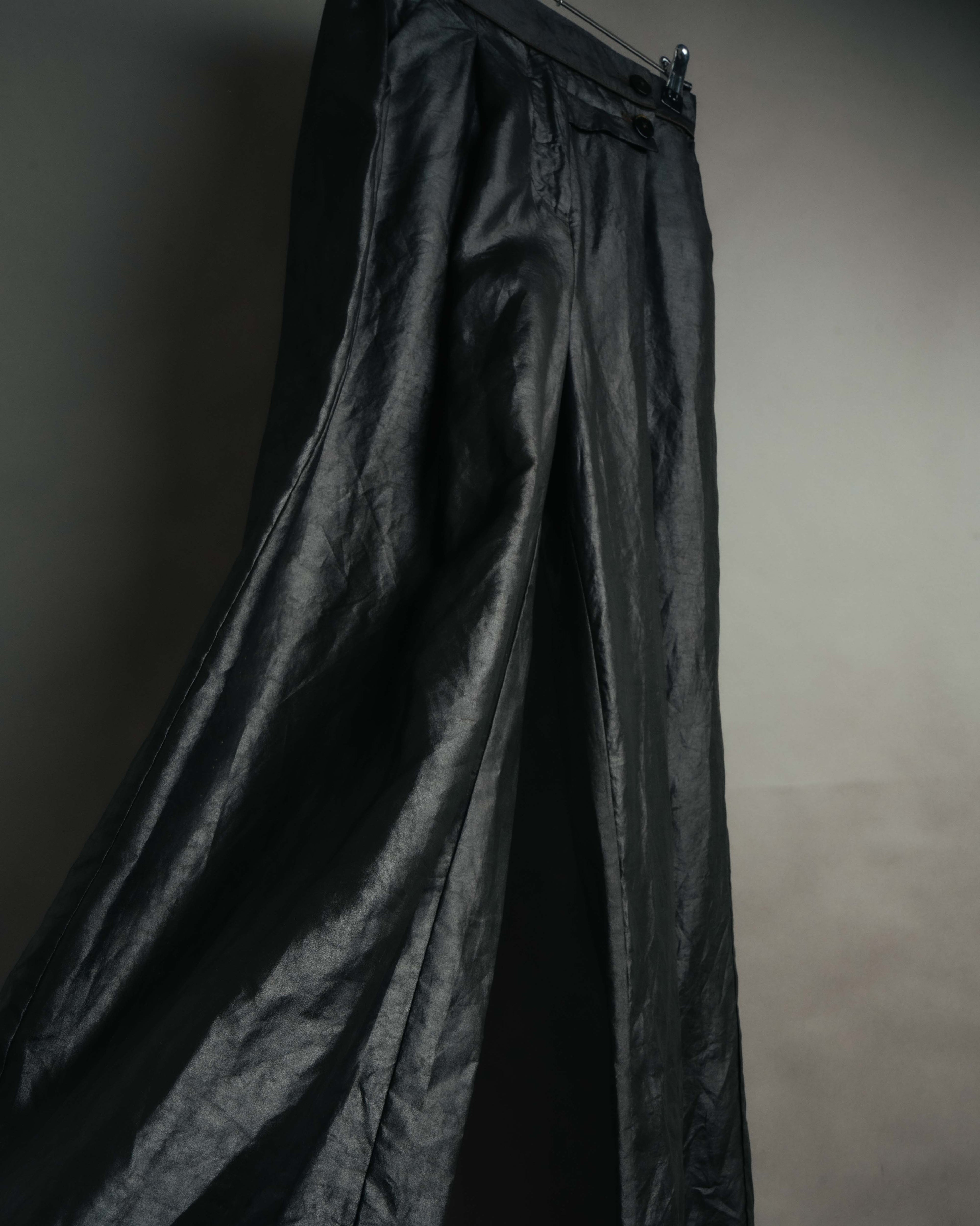 -MOOD Vintage Collections-
90’s-00’s Shiny textured wide leg trousers