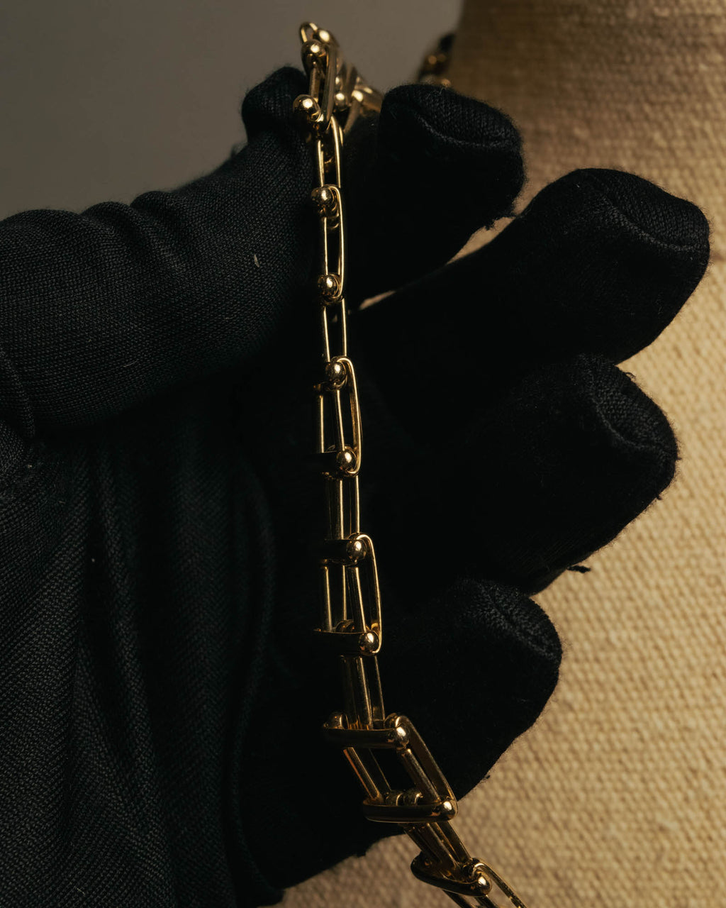 “Vintage“ Geometric link gold tone necklace