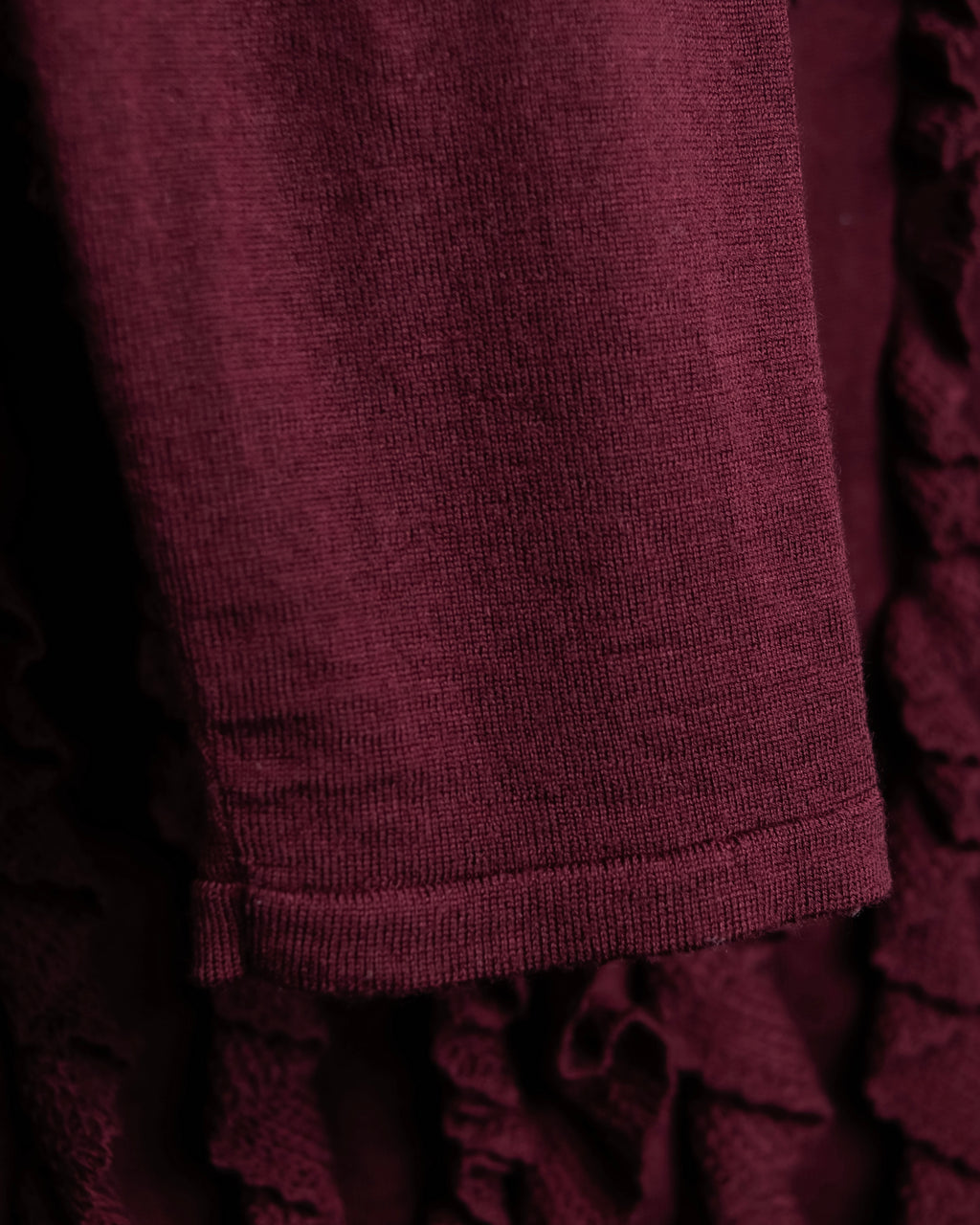 "VALENTINO" Virgin wool ruffled flower design cardigan