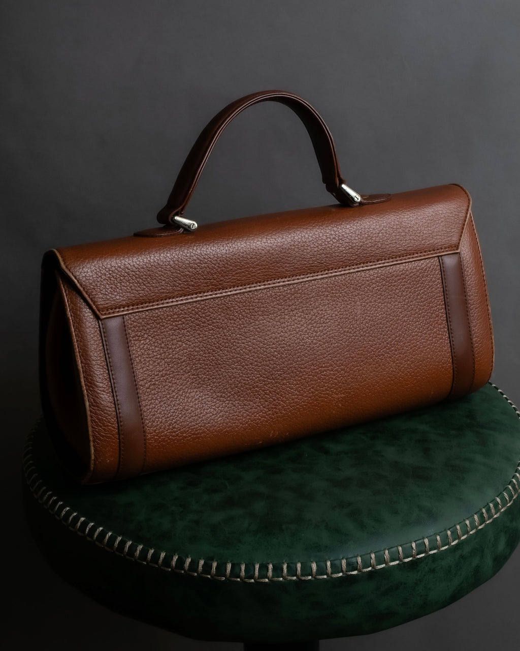 "BURBERRYS" Horizontal design camel grained leather bag