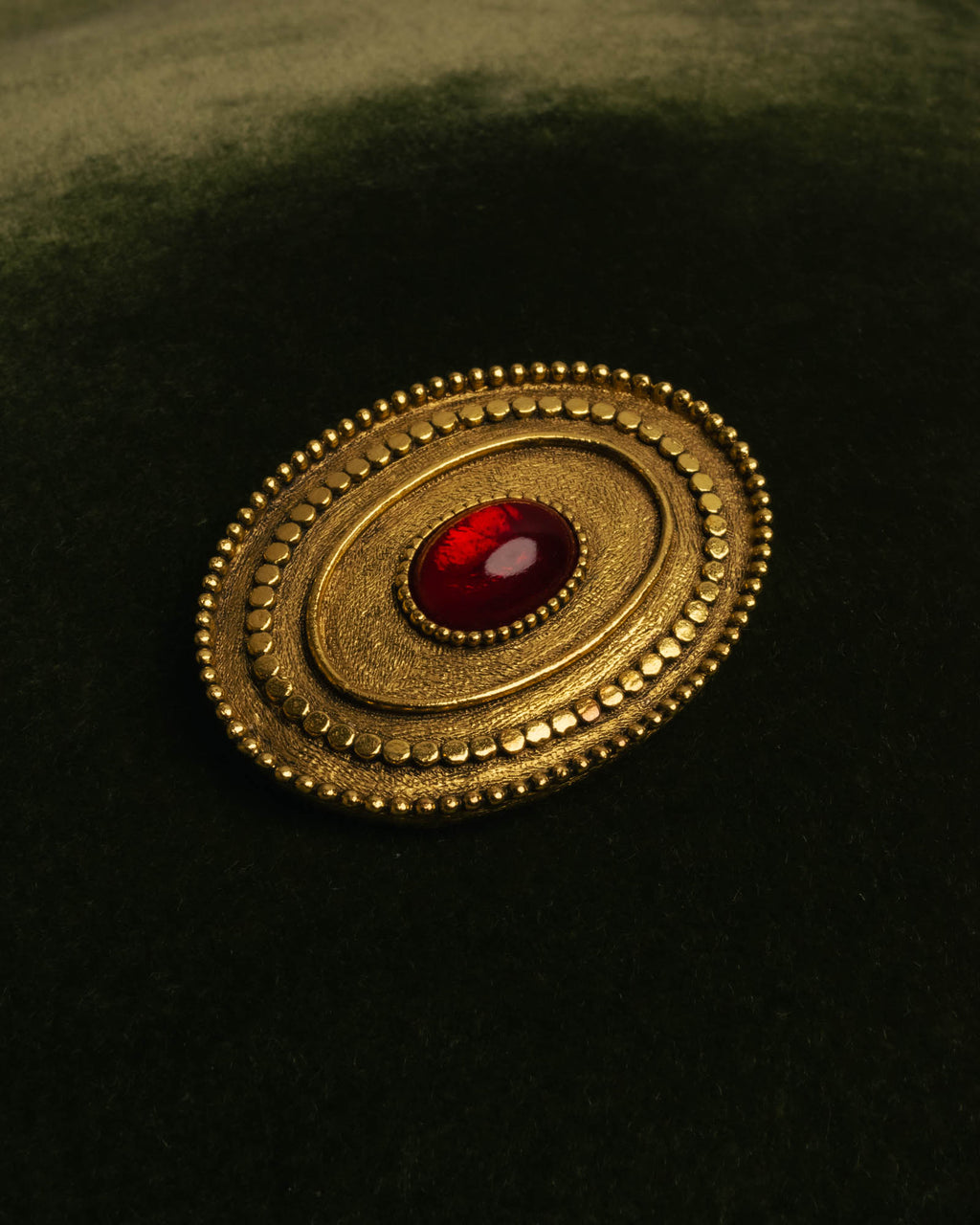 -SPECIAL- “CHANEL” 1982Years red cabochon oval brooch