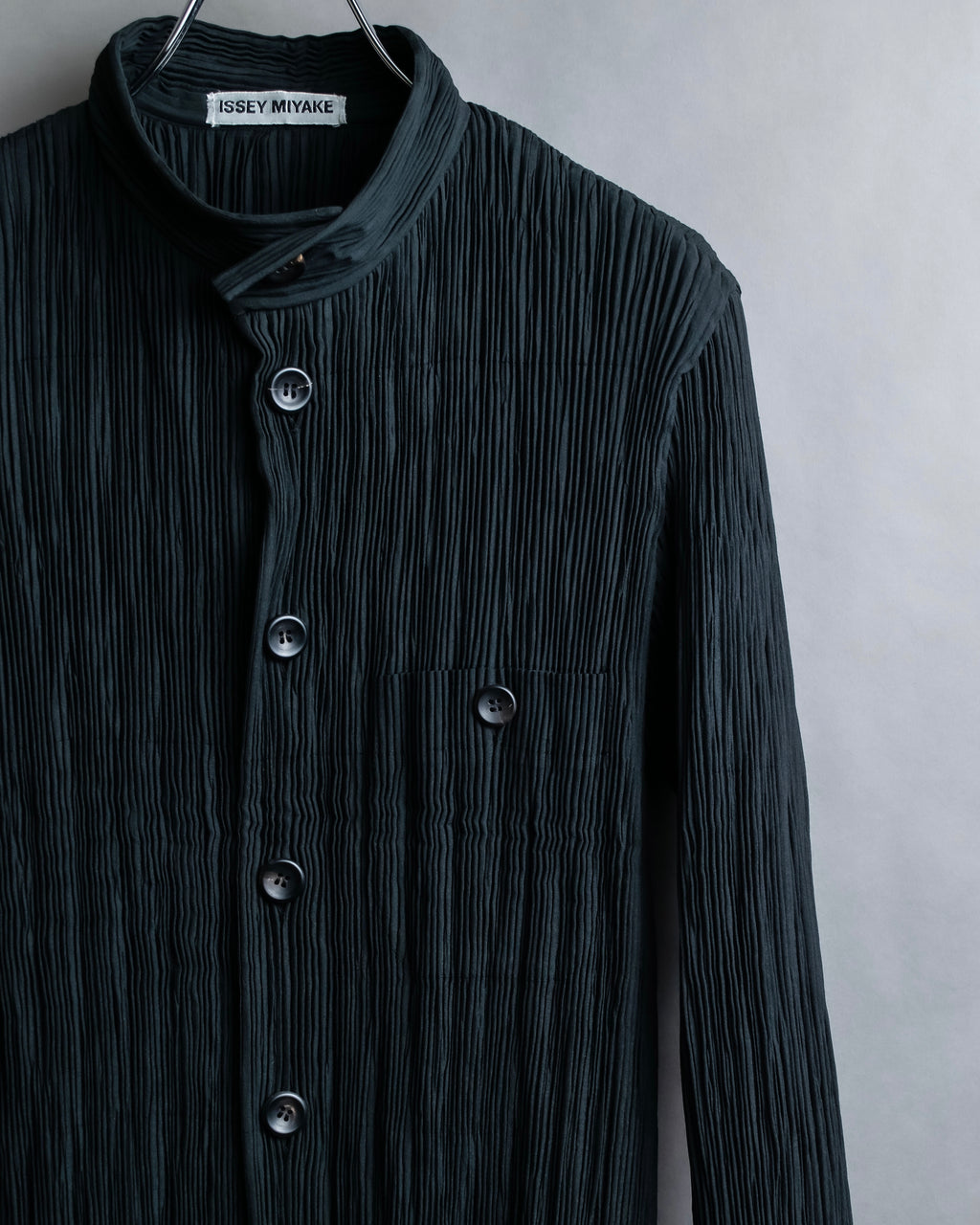 "ISSEY MIYAKE" Pleated vertical line shirt jacket