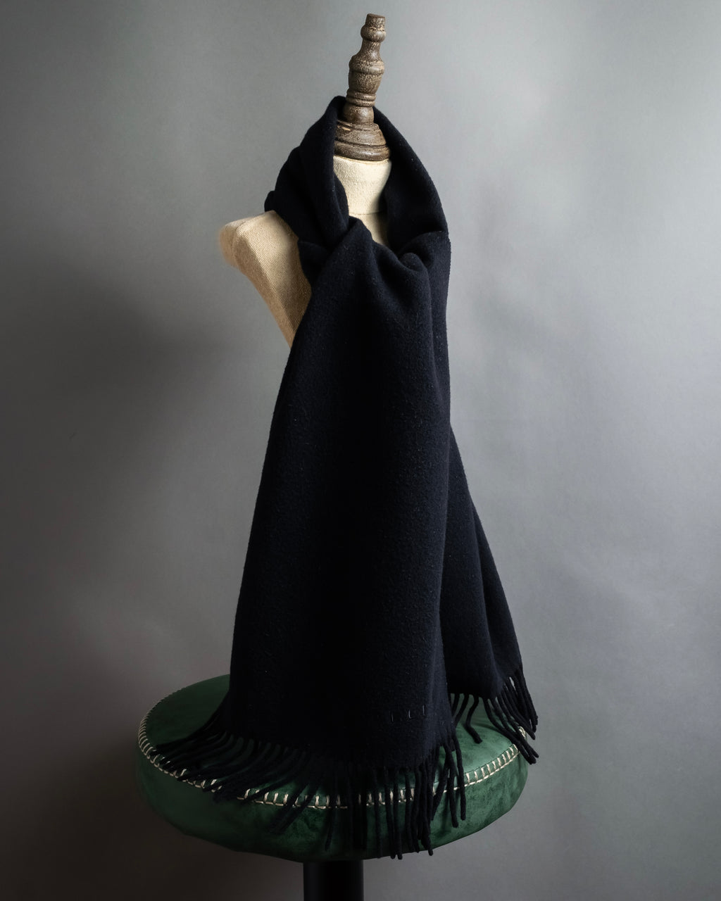 "CELINE" Logo engraved fringe design wool muffler