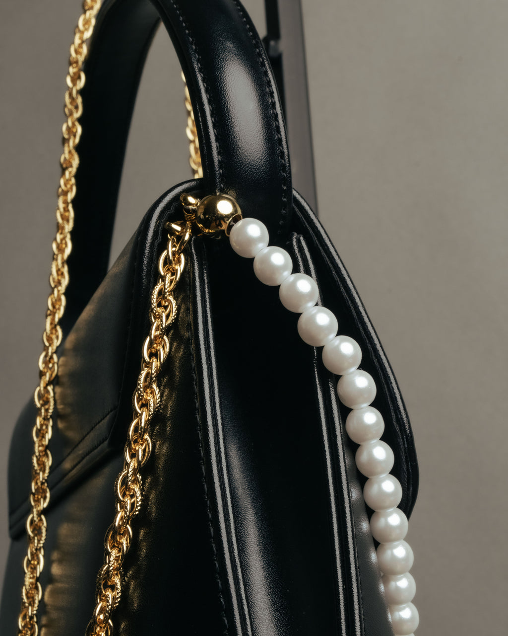 “VALENTINO CHRISTY” 80’s-90’s Pearl chain formal handbag