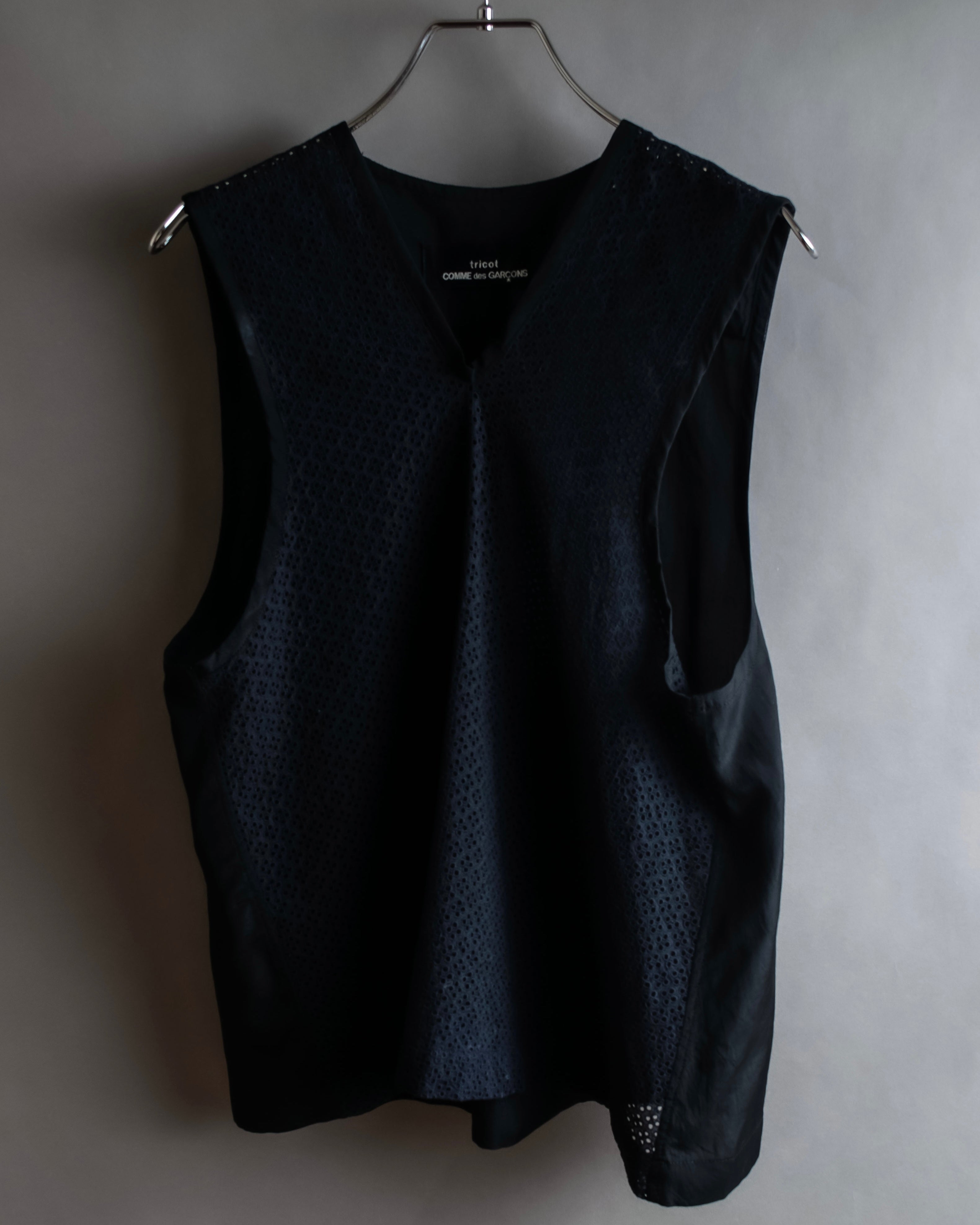 "tricot COMME des GARCONS" 96SS eyelet lace design patterned fabric switching vest