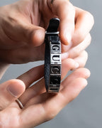 "GUCCI" Logo cat engraved leather bracelet