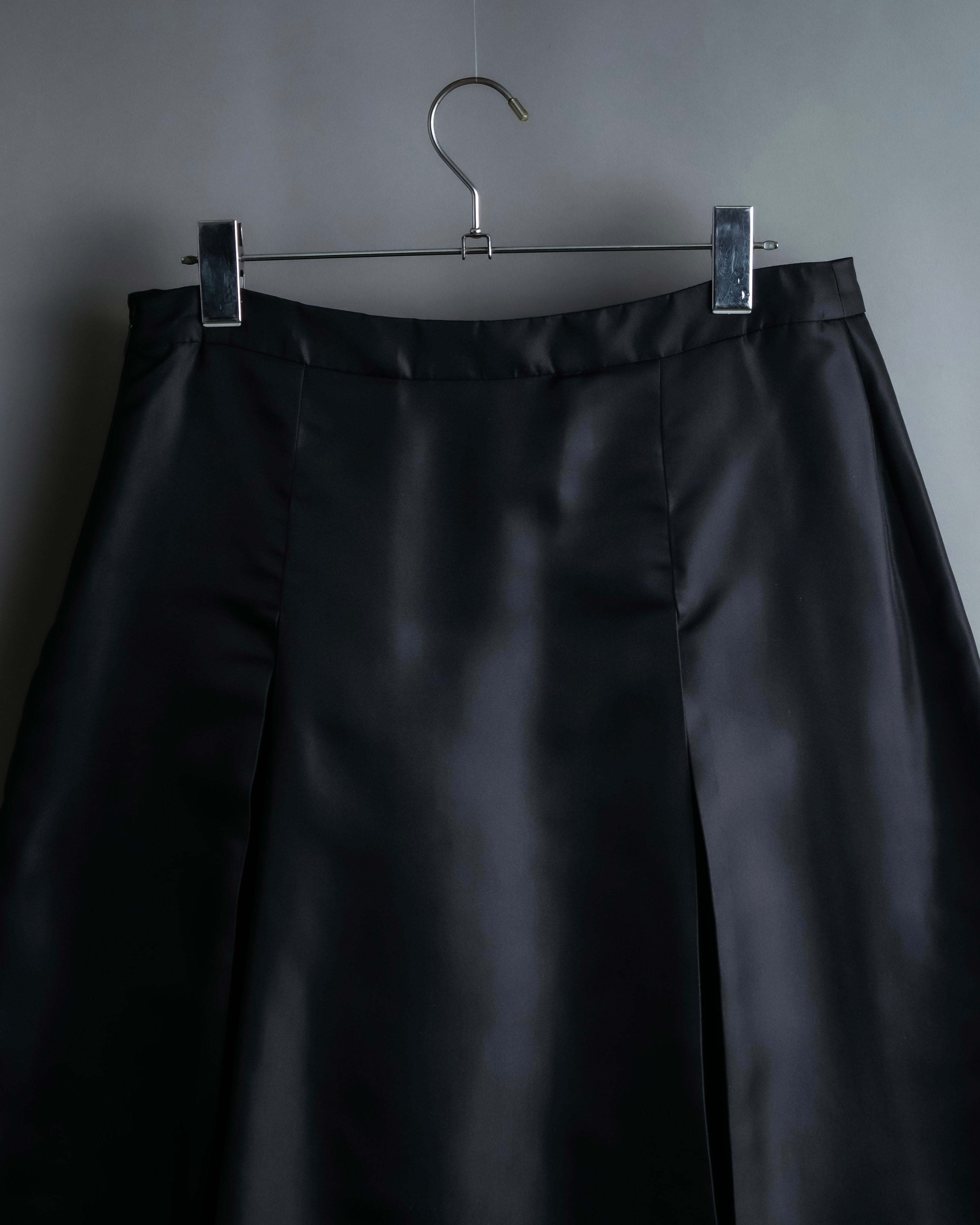 "PRADA" 100% silk pleated skirt