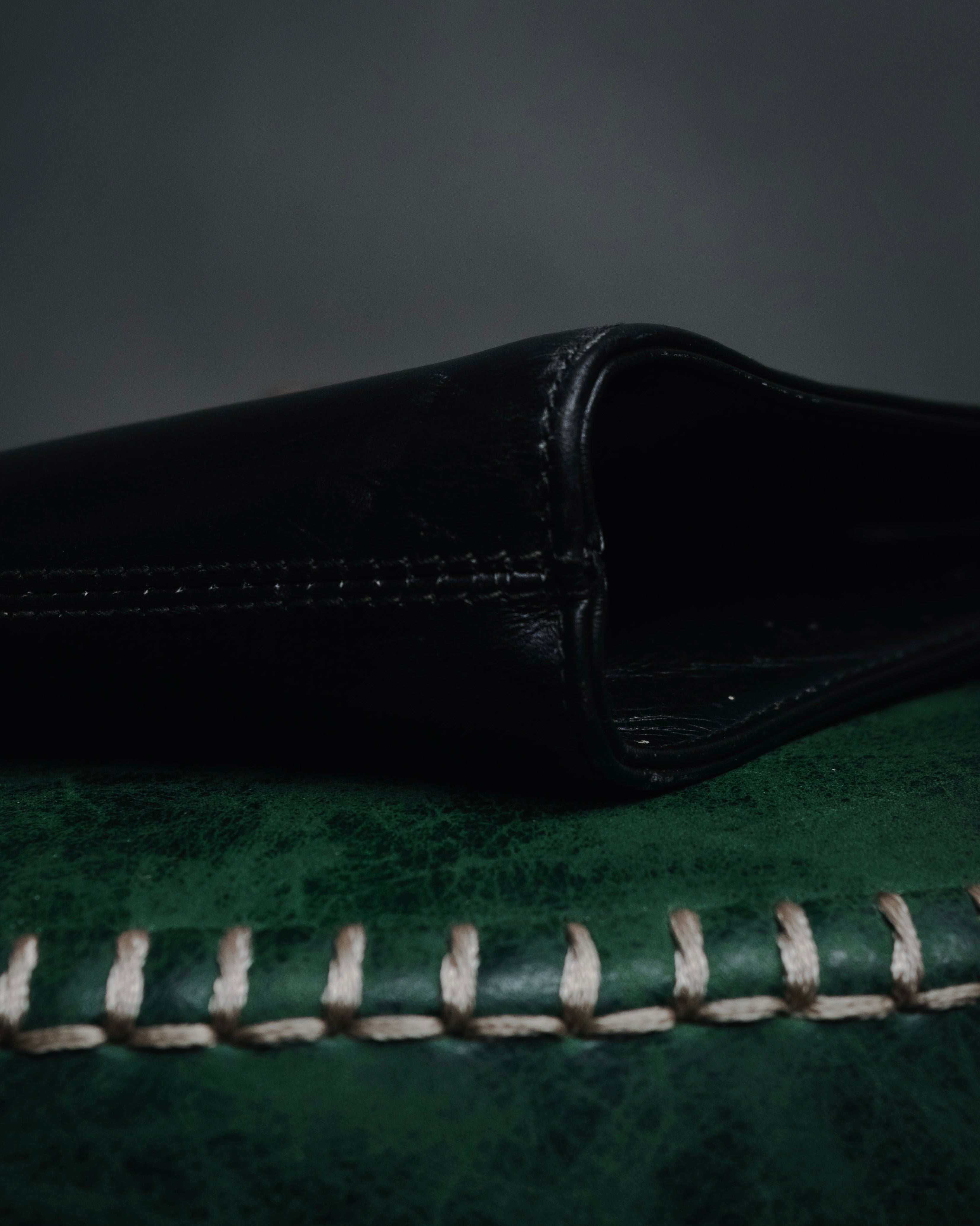 "Salvatore Ferragamo" 90’s Iconic gancini chain shoulder bag