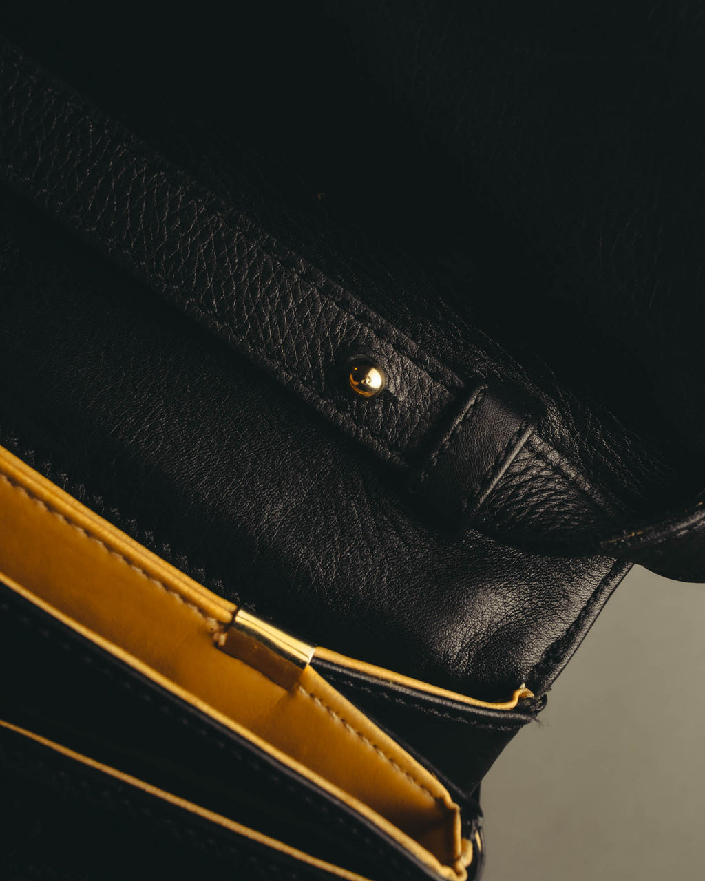 "CELINE" 70's-80's Classic black leather shoulder bag