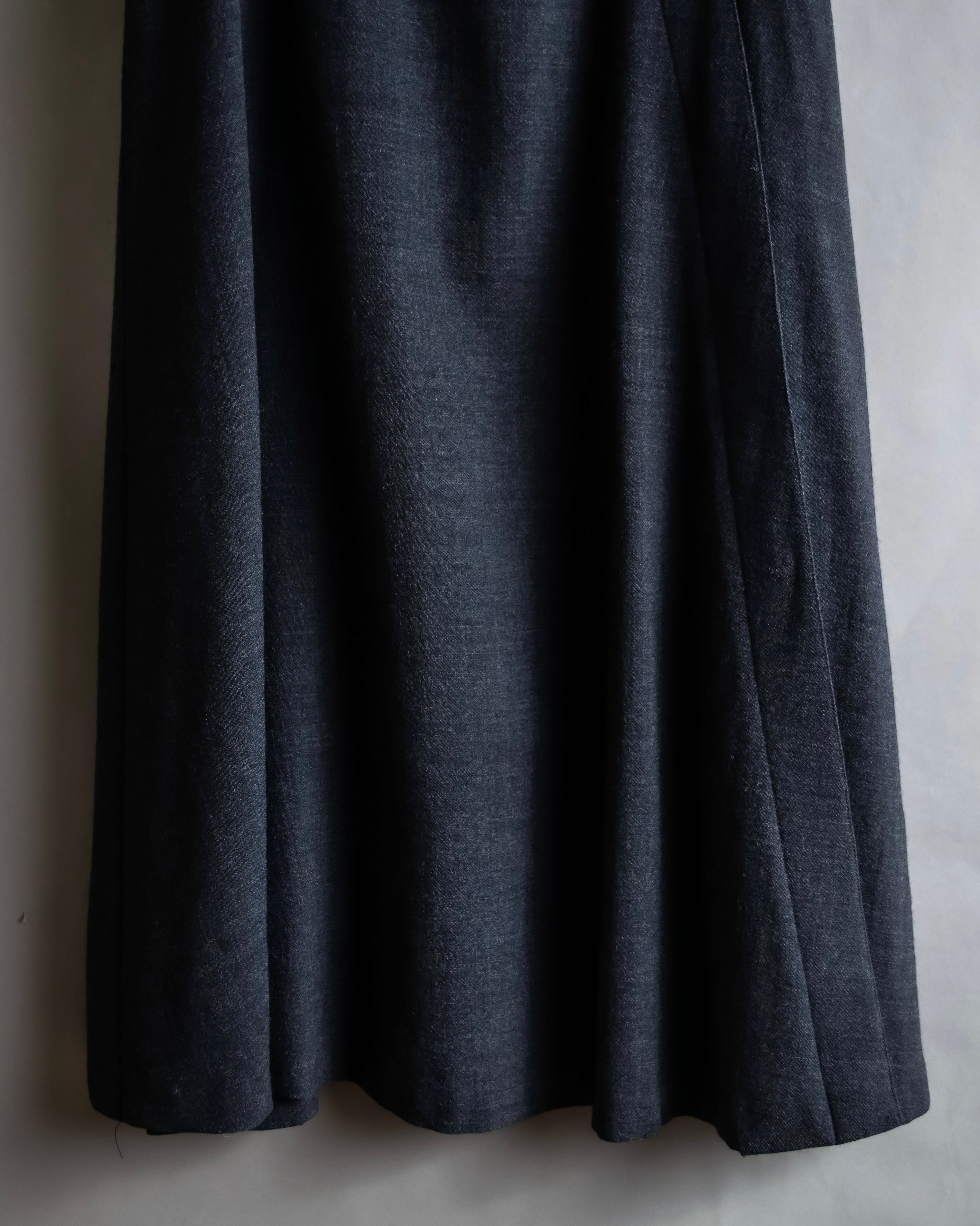 "Christian Dior" Front button design flare wool skirt