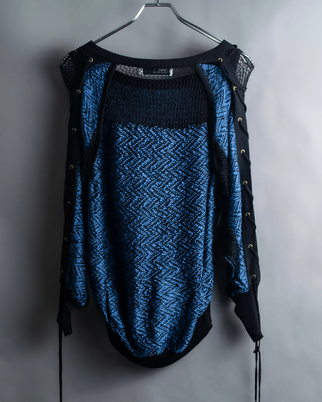 "TOGA ARCHIVES" String design mesh switching melange knit