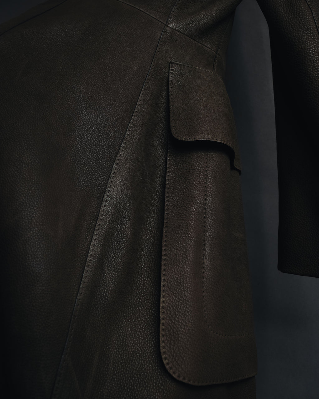 –SPECIAL– "HERMES" 90’s-00’s Sculptural hooded deerskin belted coat