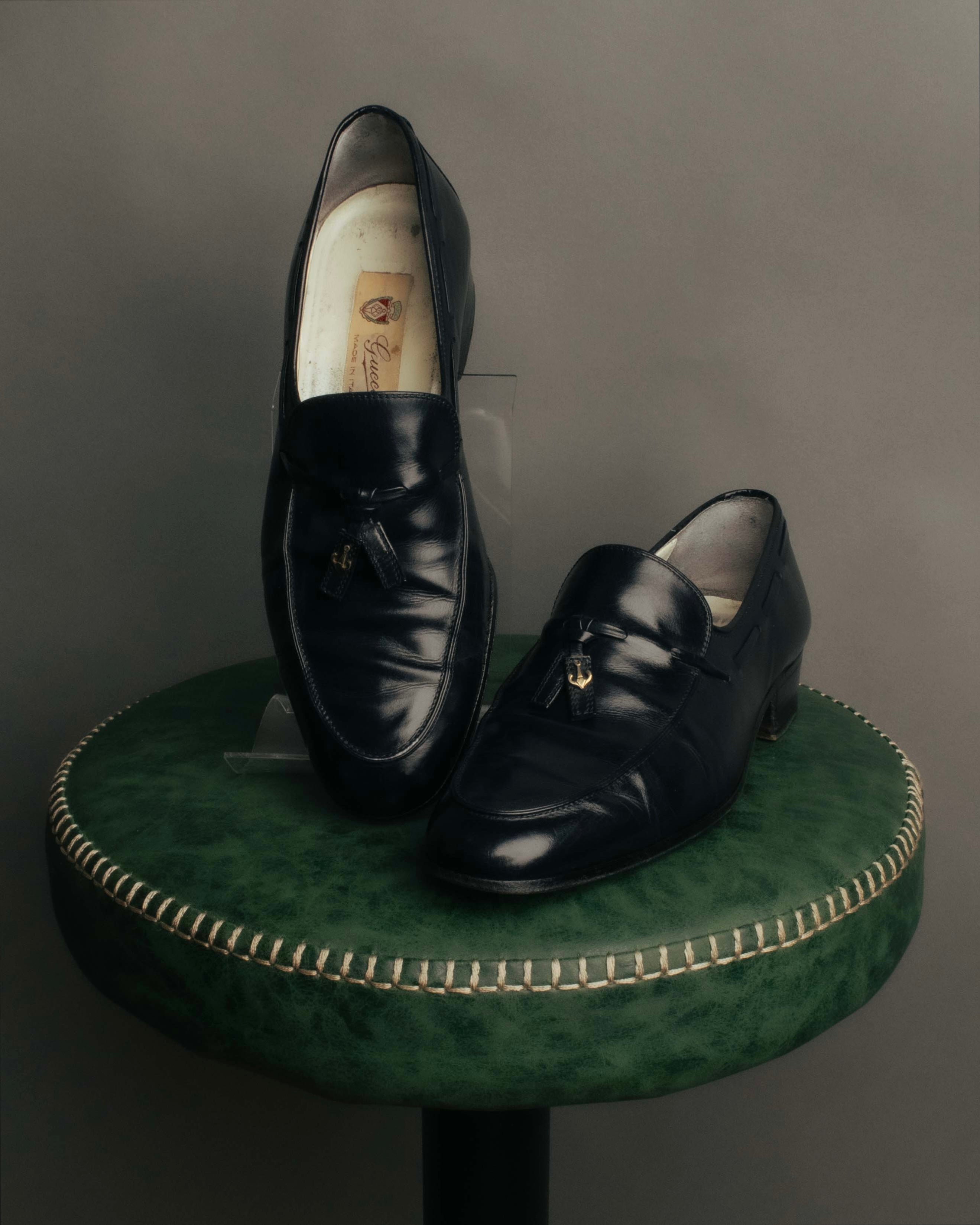 "GUCCI" 80's Vintage anchor motif tassel leather loafers