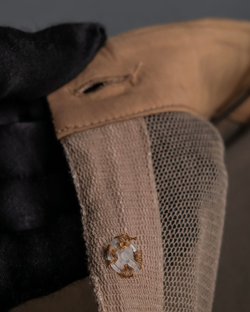 "N21 NUMEROVENTUNO" Switching design concealed shirt