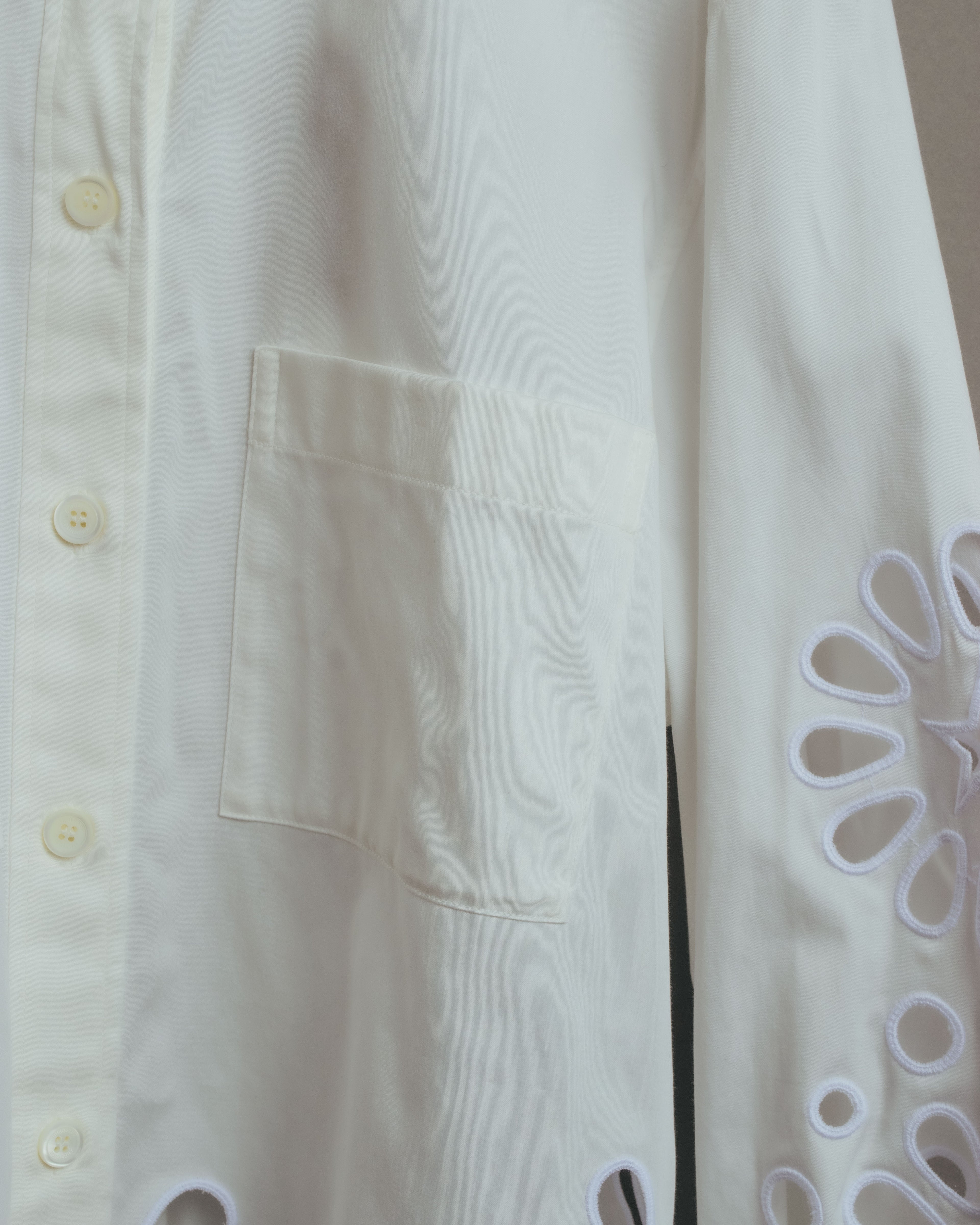 “BURBERRY” 2018-2022 Cutwork embroidered cotton shirt