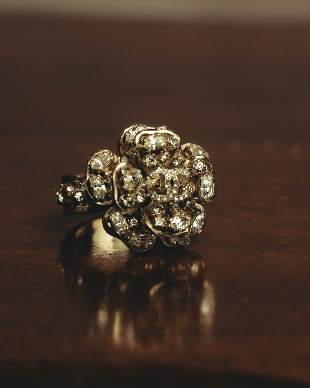 -SPDCIAL- “CHANEL” 99AW Repeated logo oval medallion ring