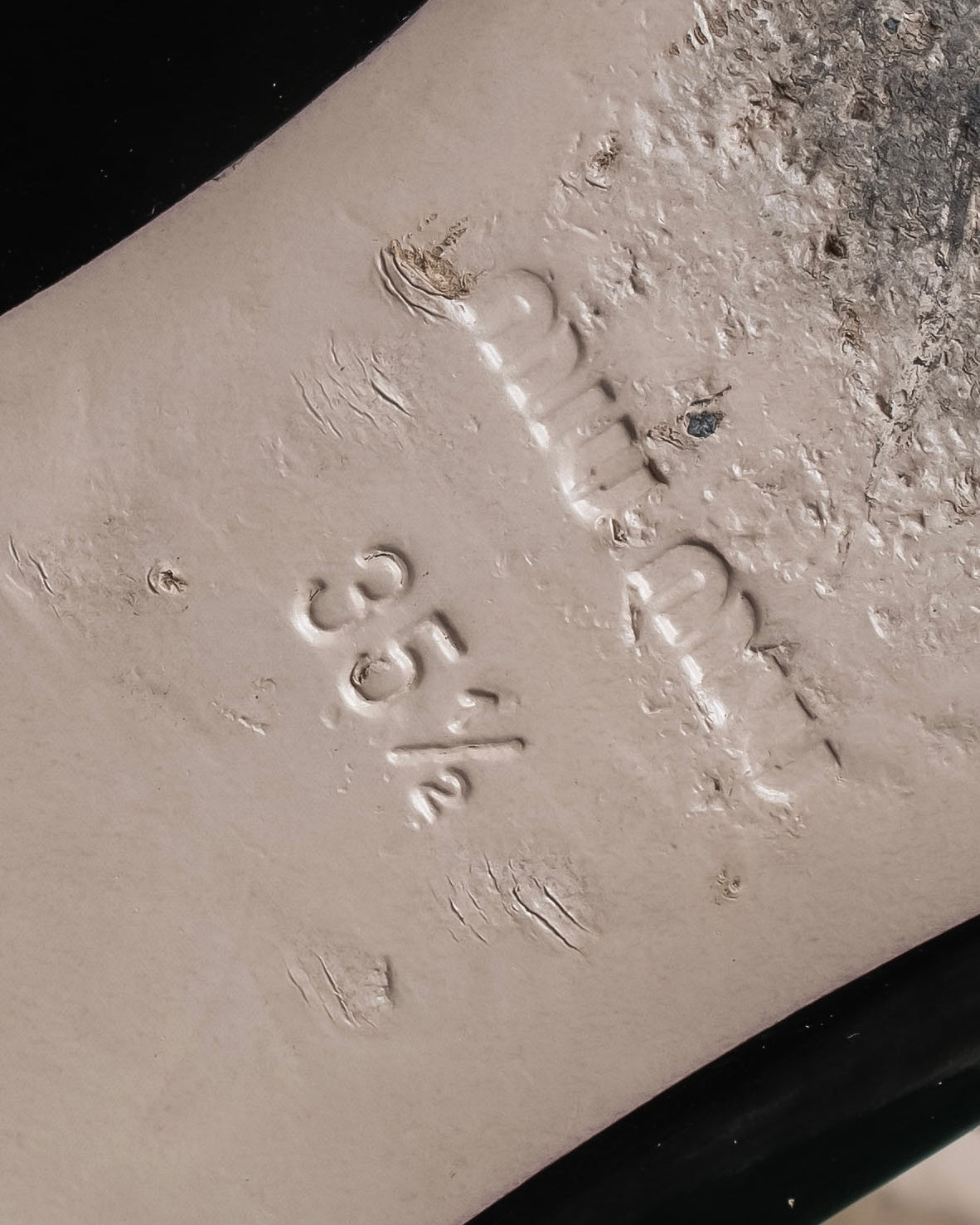 "MIU MIU" Stud＆ribbon design metal heel pumps