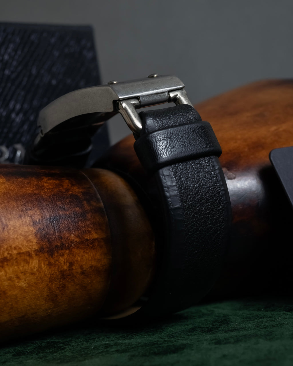 "PRADA" Logo engraved metal plate design leather bracelet