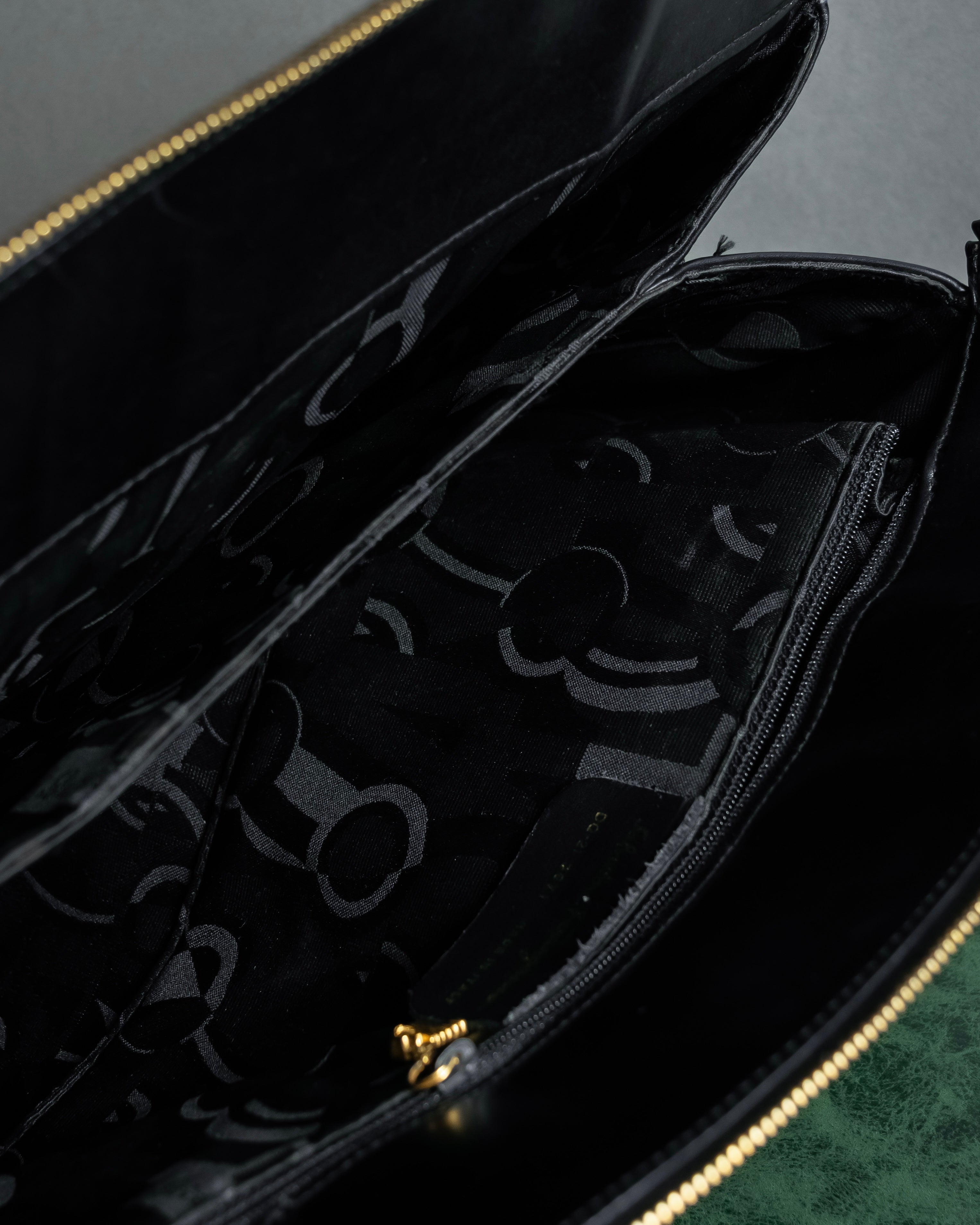 "Salvatore Ferragamo" 90's Animal motif studs design leather bag