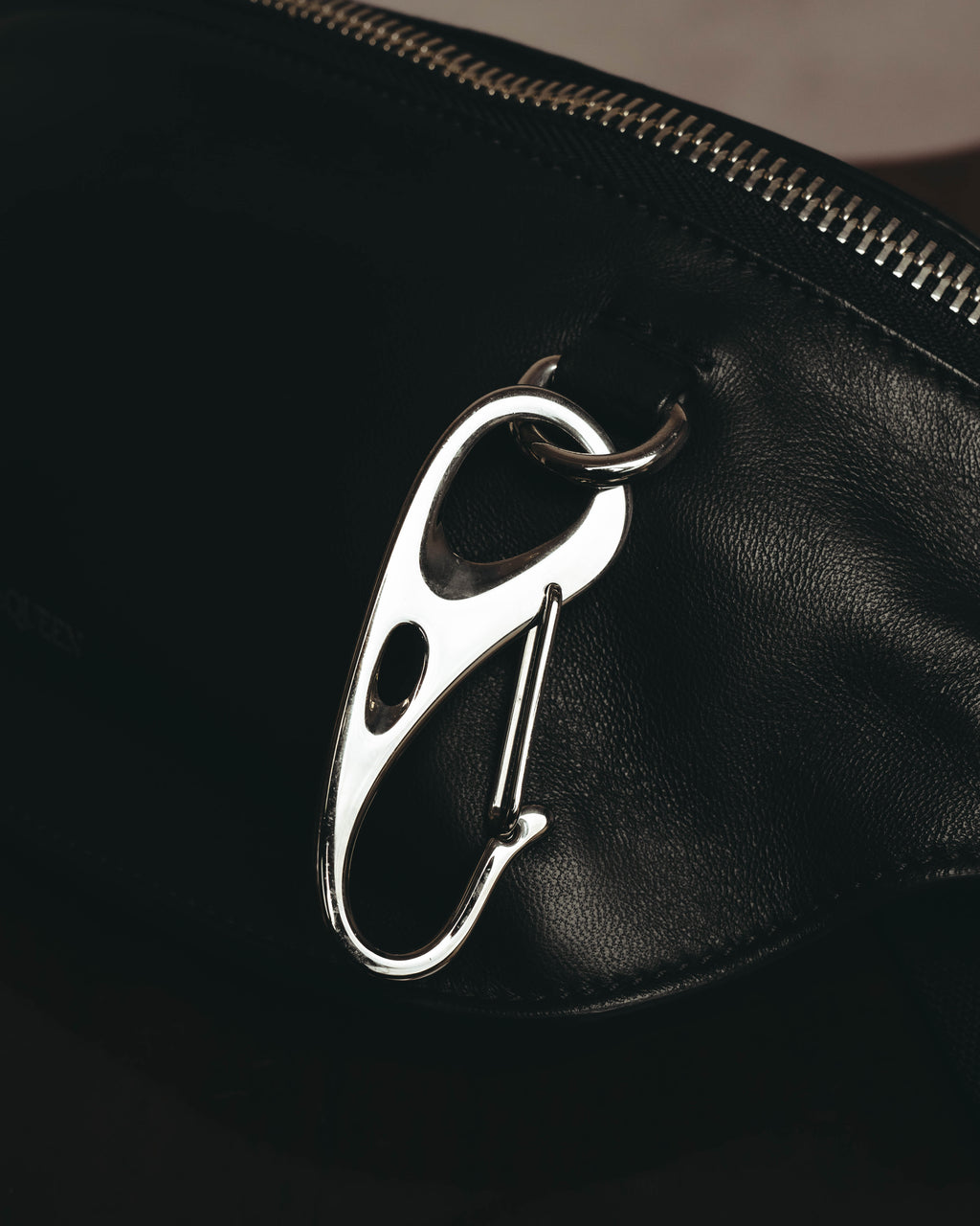 "Alexander McQueen" 10's Edgy leather belt bag