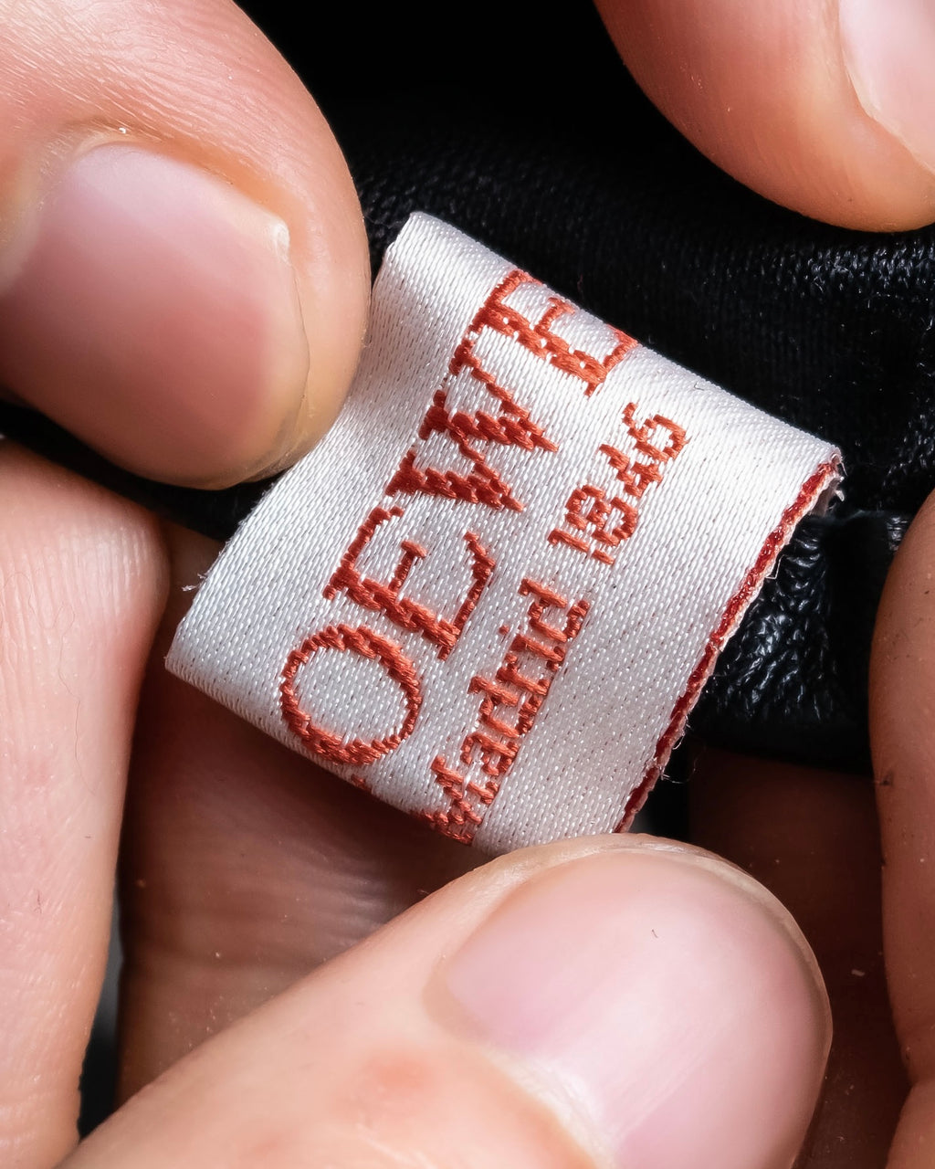 "LOEWE" Anagram logo engraved leather gloves
