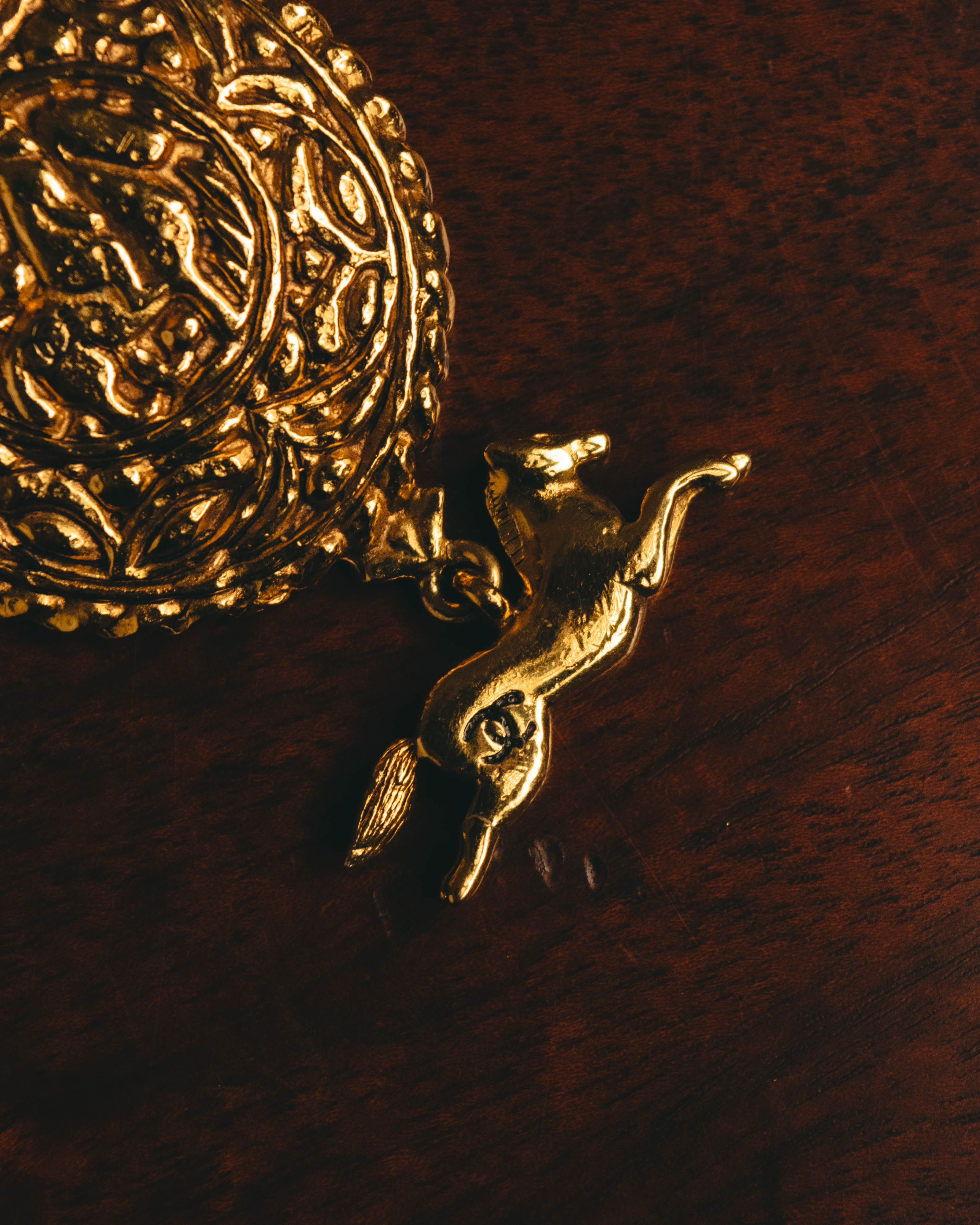 -SPECIAL- “CHANEL” 90’s-00’s Horse motif medallion chain necklace
