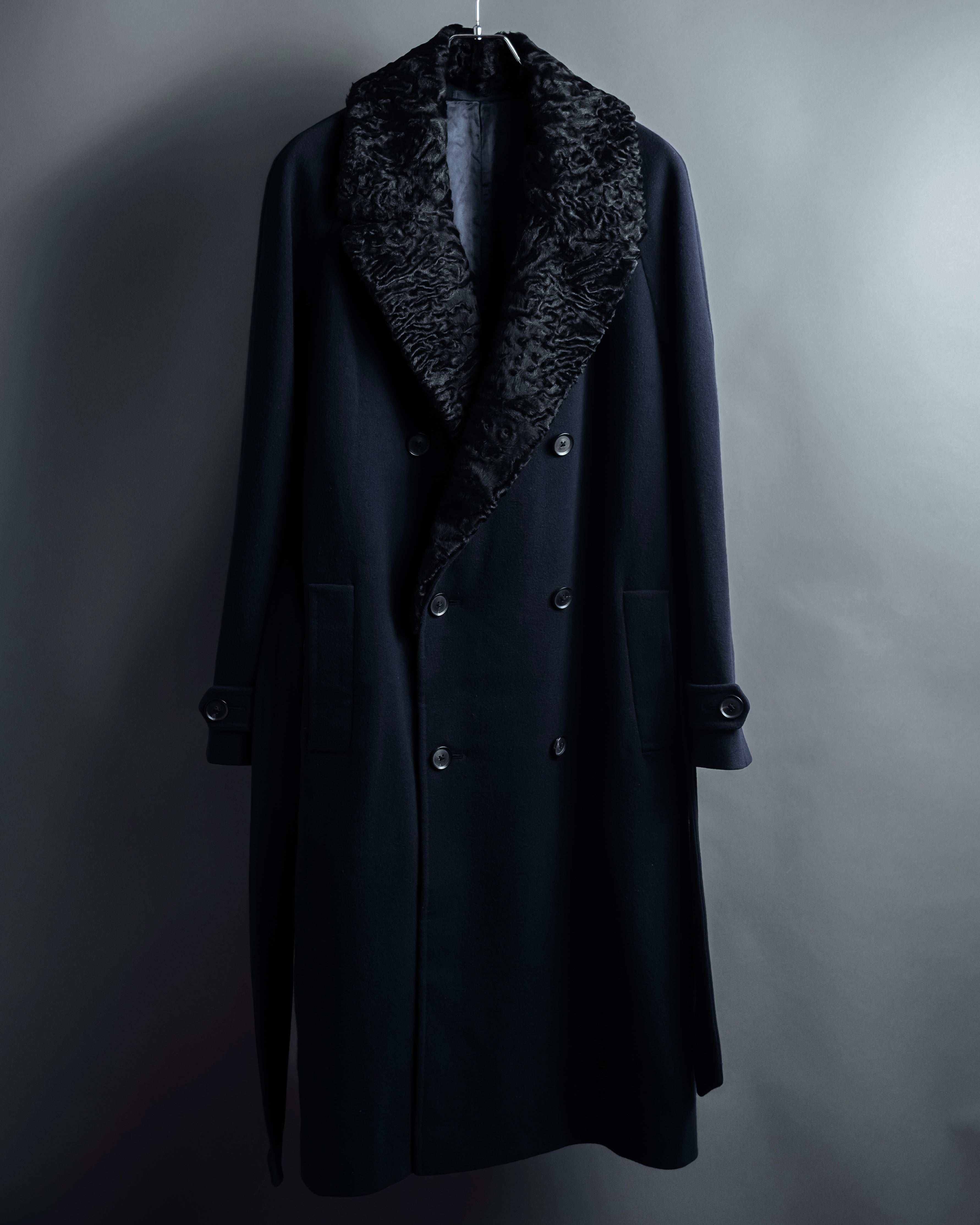 -SPECIAL- "CARUSO"
Fur collar design belted melton coat