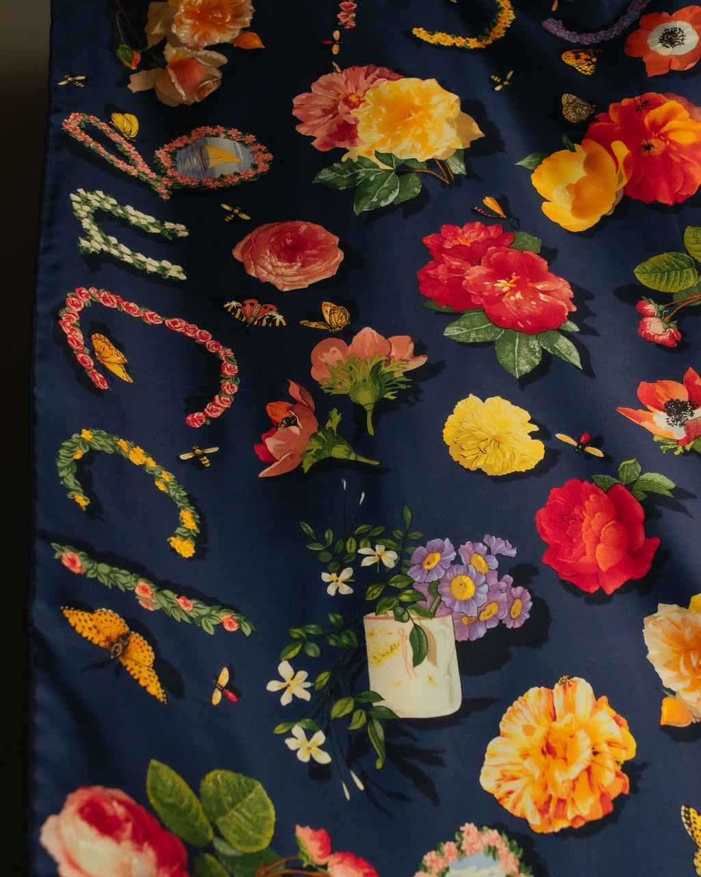 “GUCCI” 90’s-00’s Flora logo silk scarf