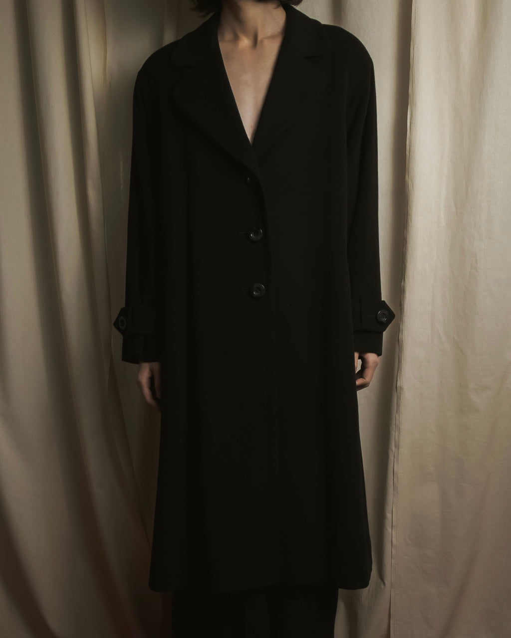 Abrigo envolvente con cinturón de los años 90 de Christian Dior